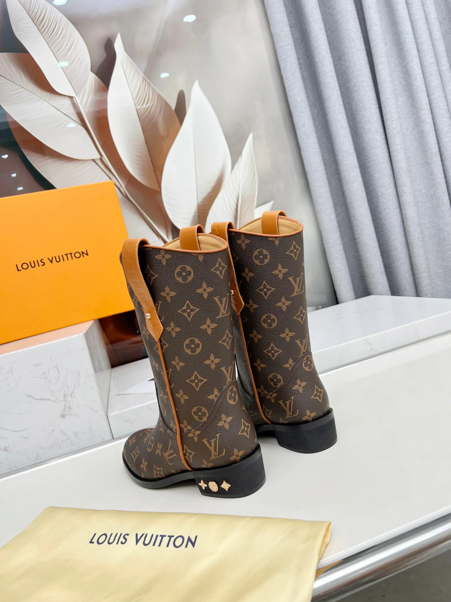 Women's Ankle Boots LOUIS VUITTON 17948506