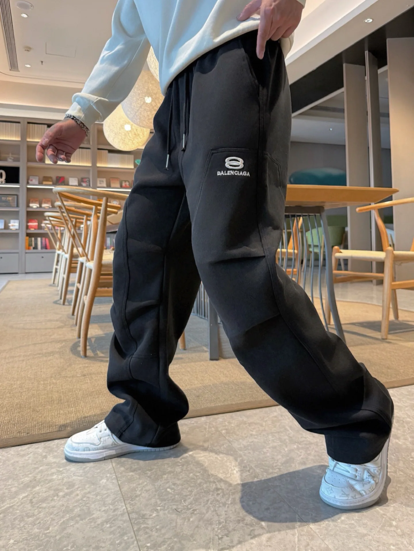 Men's Trousers BALENCIAGA 18345827