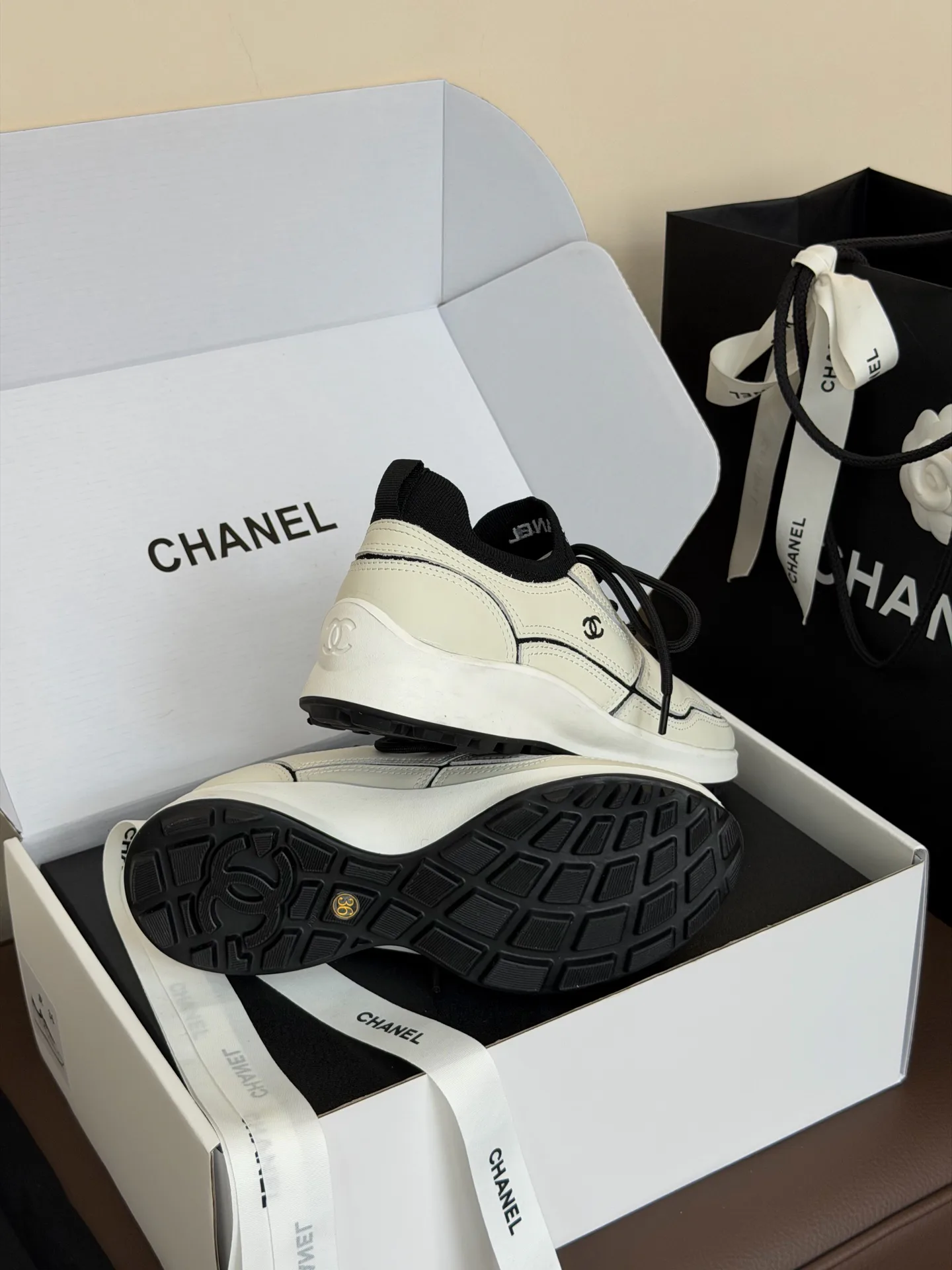 Women's Sneakers CHANEL 18073583