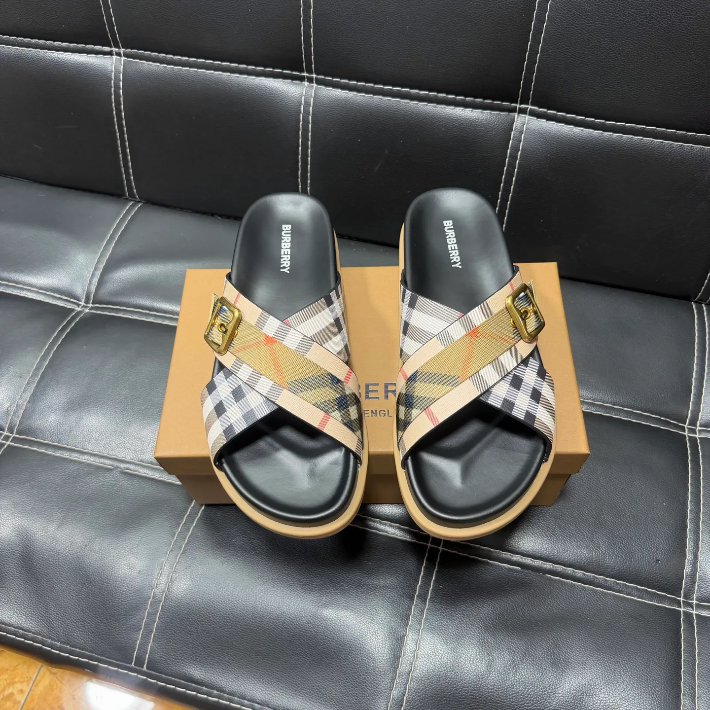Men's Flip-Flops BURBERRY 17954967