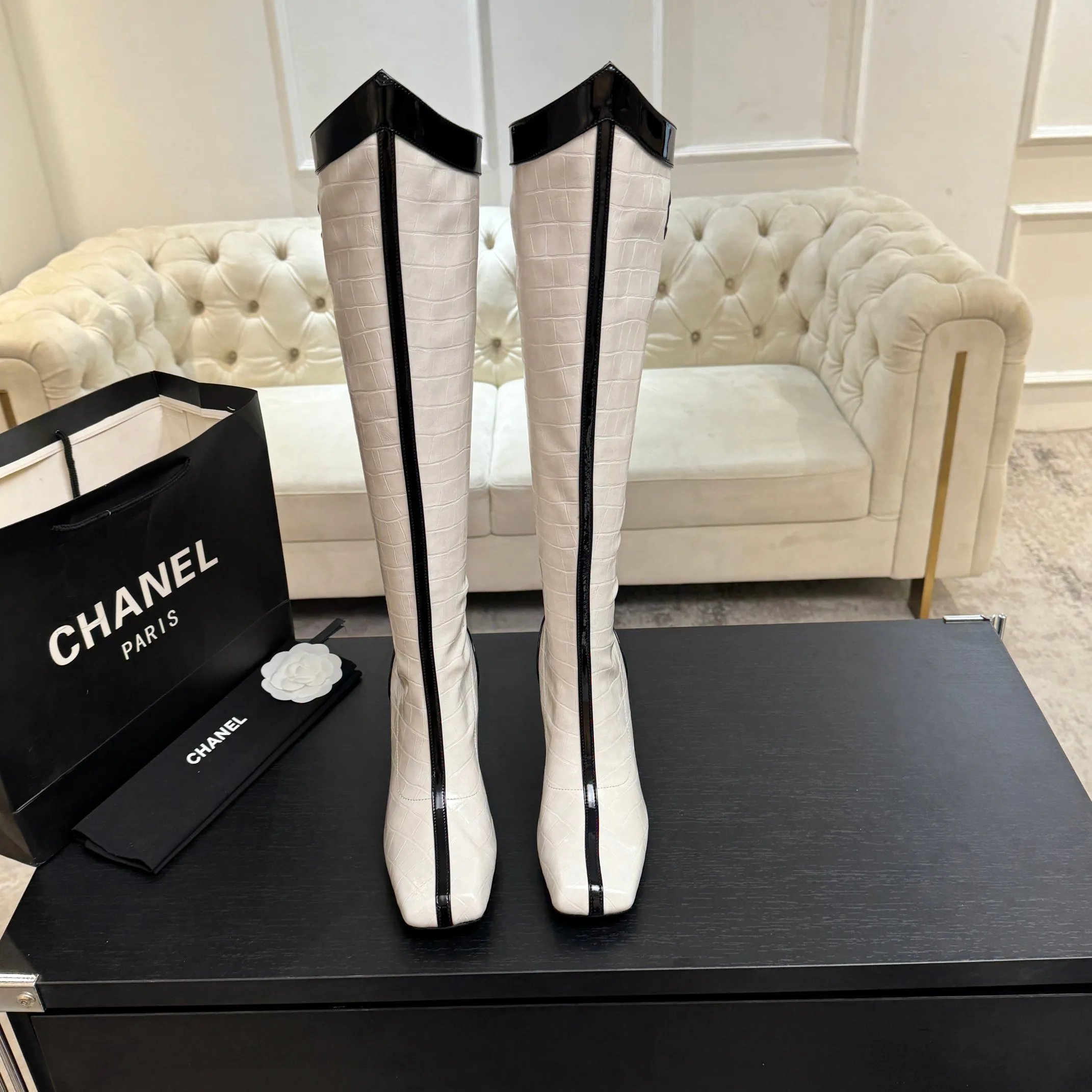 Women's Boots CHANEL 17900009