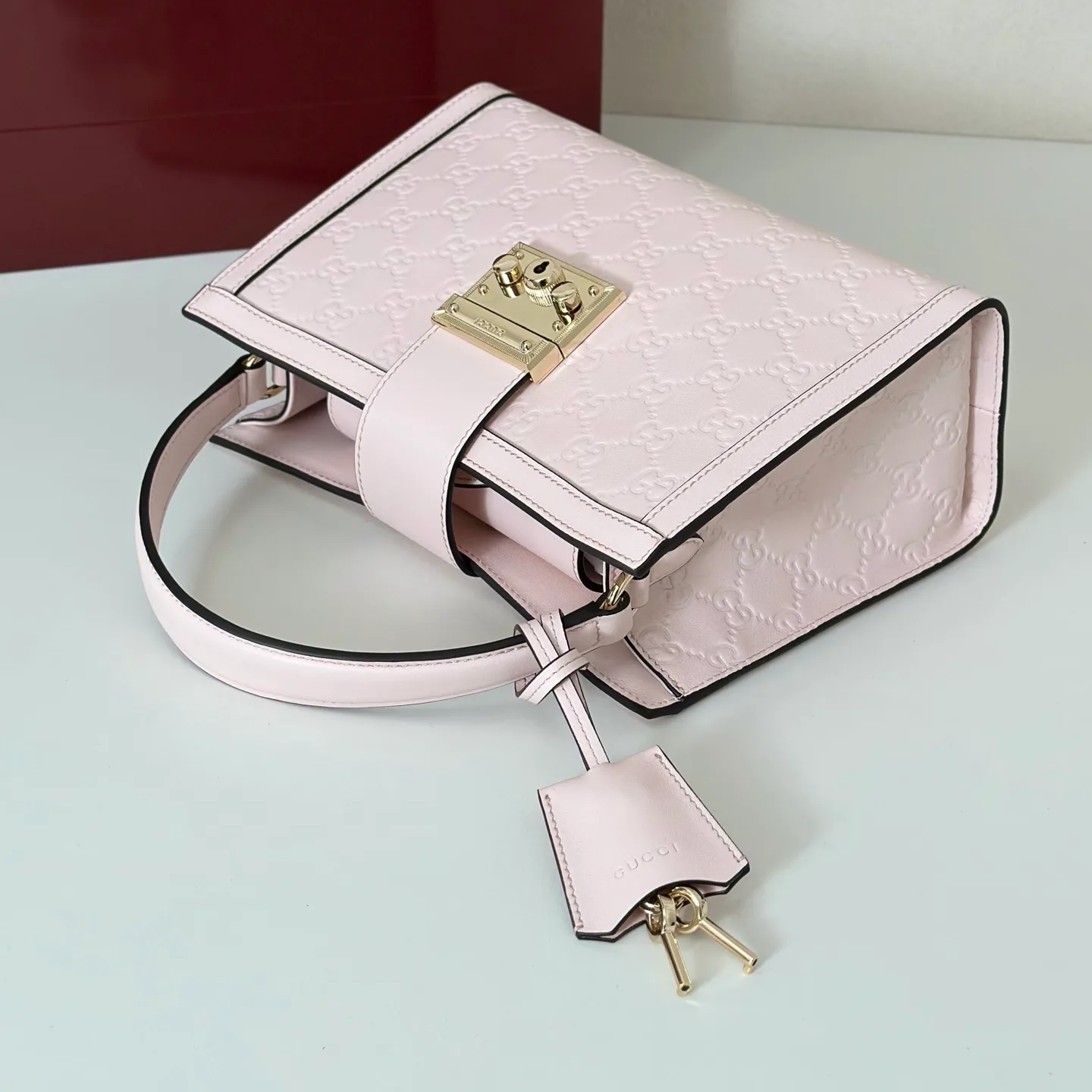 Women's Classic Handbags GUCCI 18310133