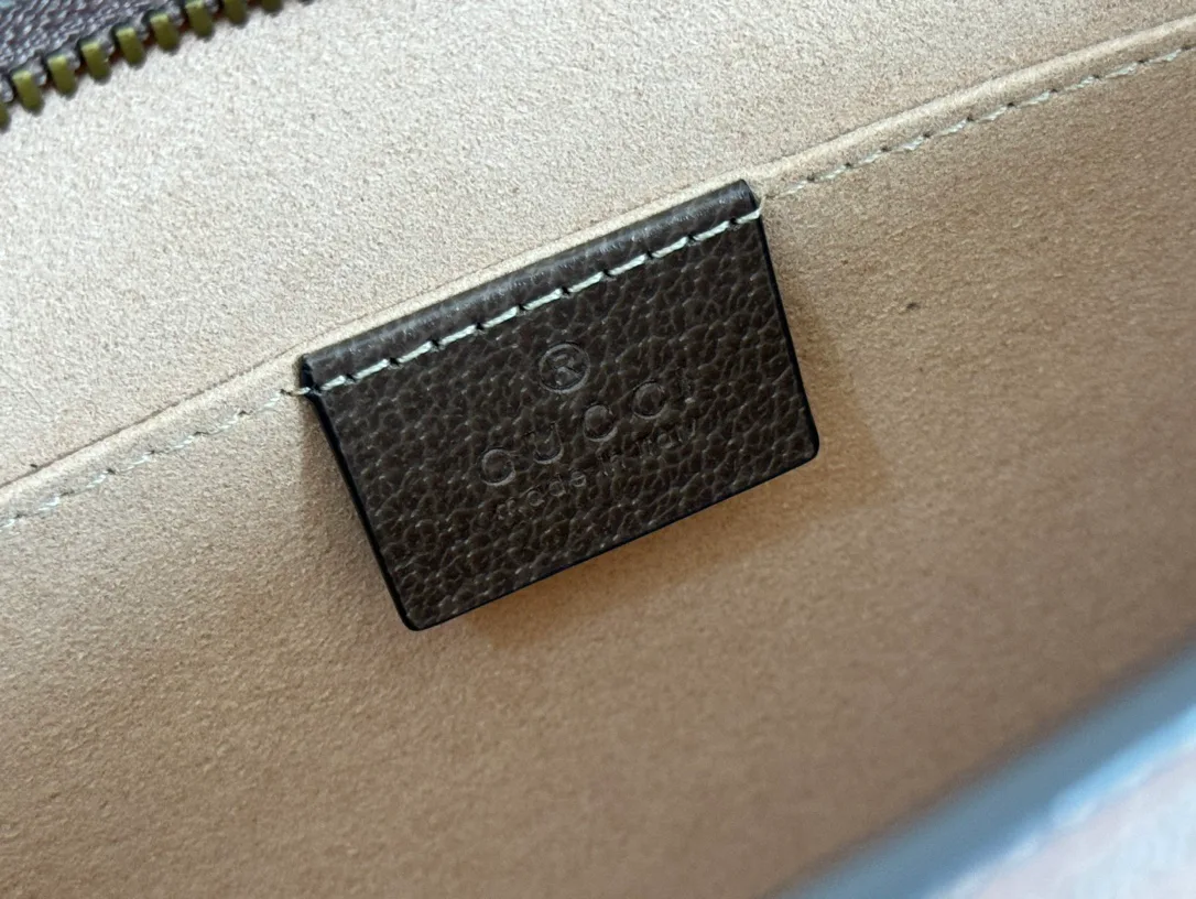 Women's Clutches GUCCI 17947656