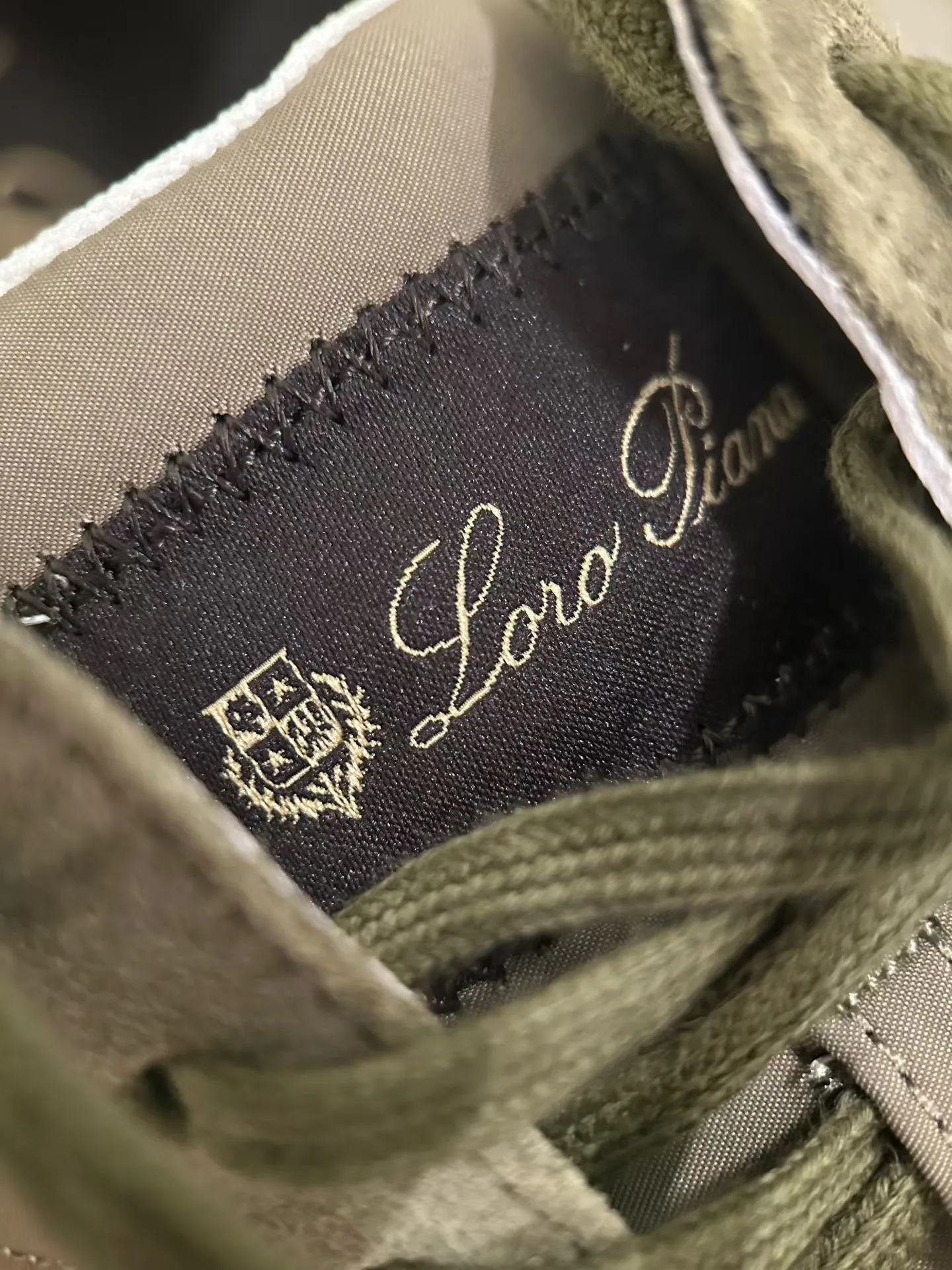 Women's Sneakers LORO PIANA 18267404