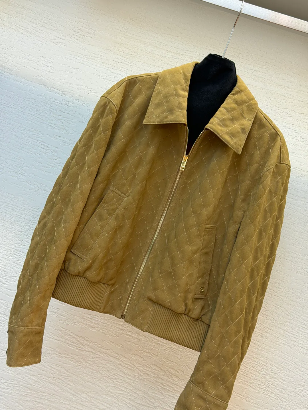Women's Leather Jackets And Sheepskin Coats CHANEL 18047051