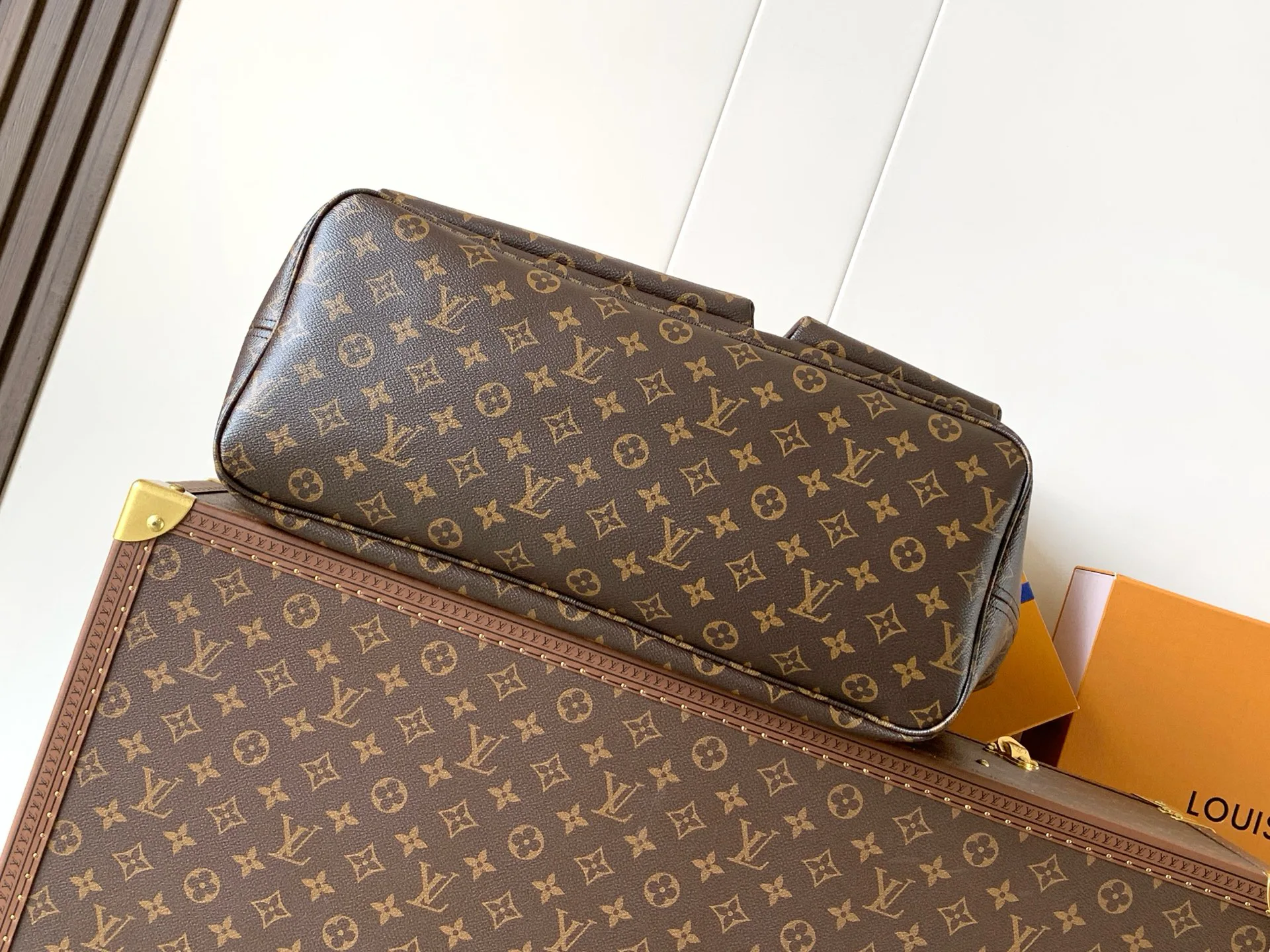 Women's Classic Handbags LOUIS VUITTON 17904124