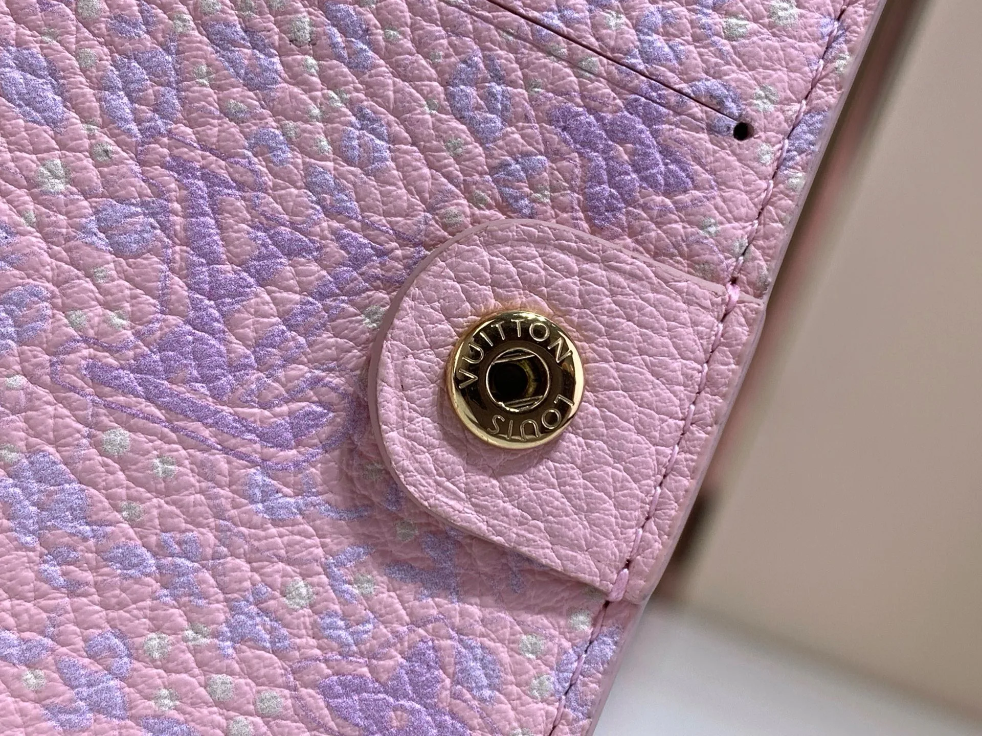 Women's Clutches LOUIS VUITTON 17499374