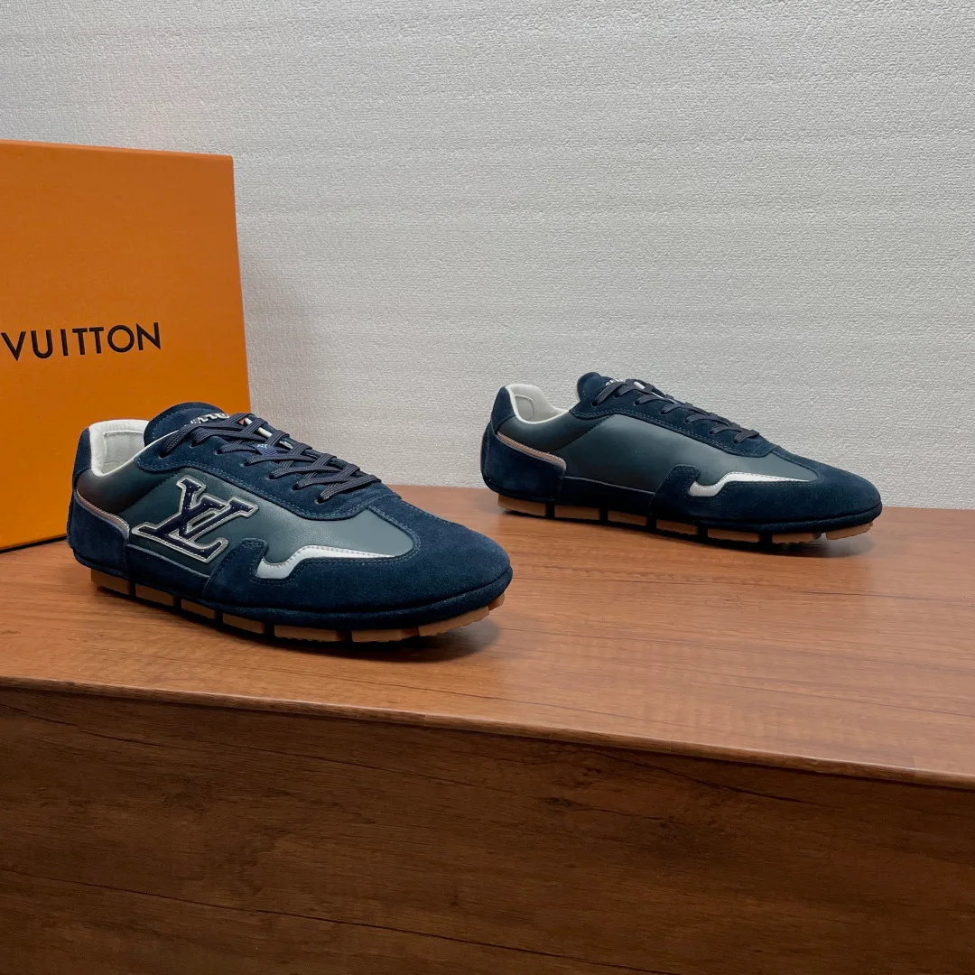 Men's Sneakers LOUIS VUITTON 17542528