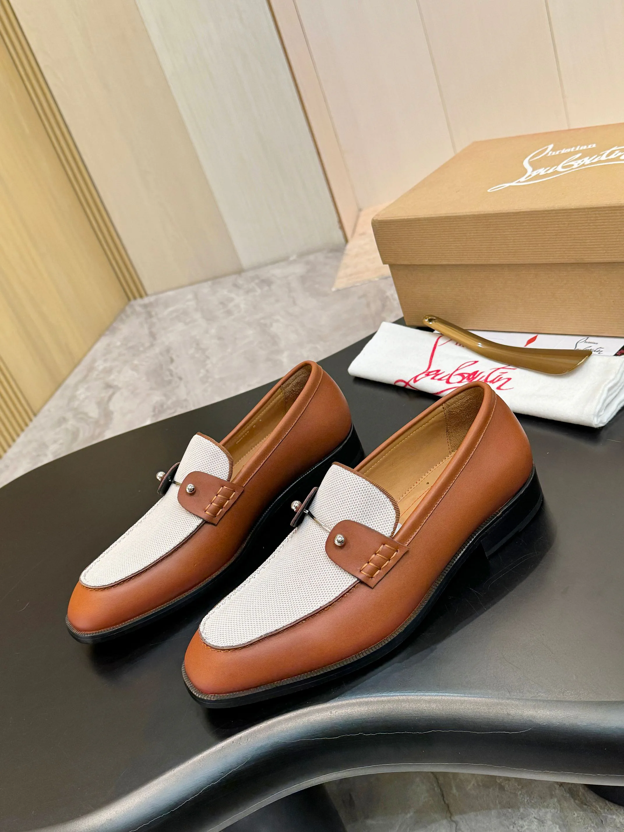 Men's Loafers And Dress Shoes CHRISTIAN LOUBOUTIN 18117276