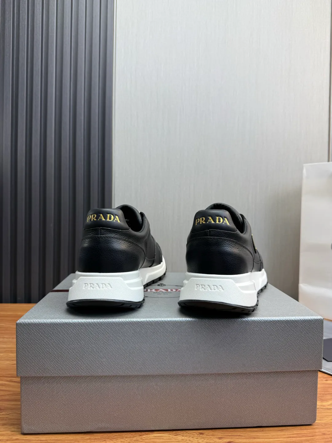 Men's Sneakers PRADA 18418641