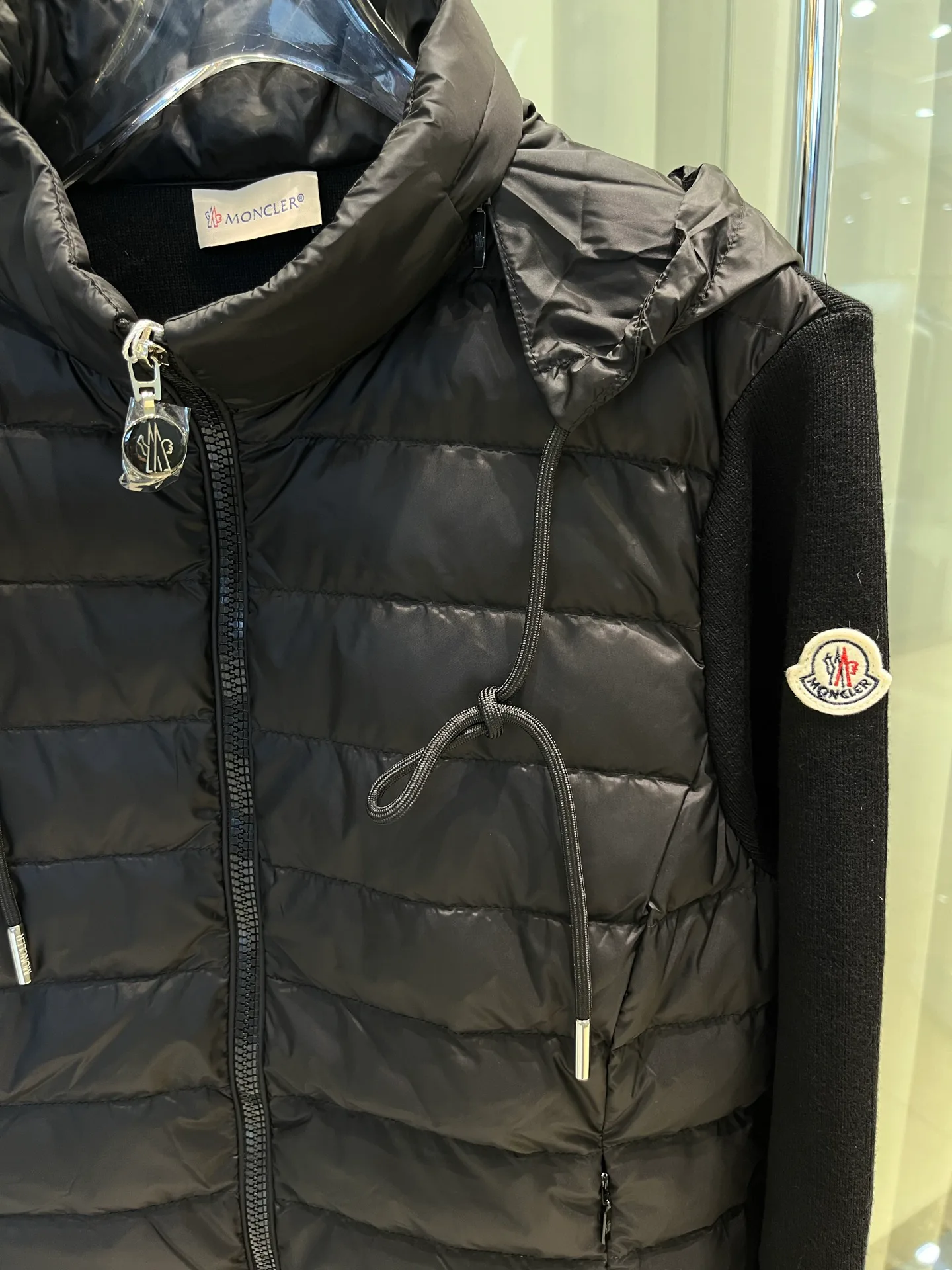 Women's Jackets And Down Jackets MONCLER 18204178