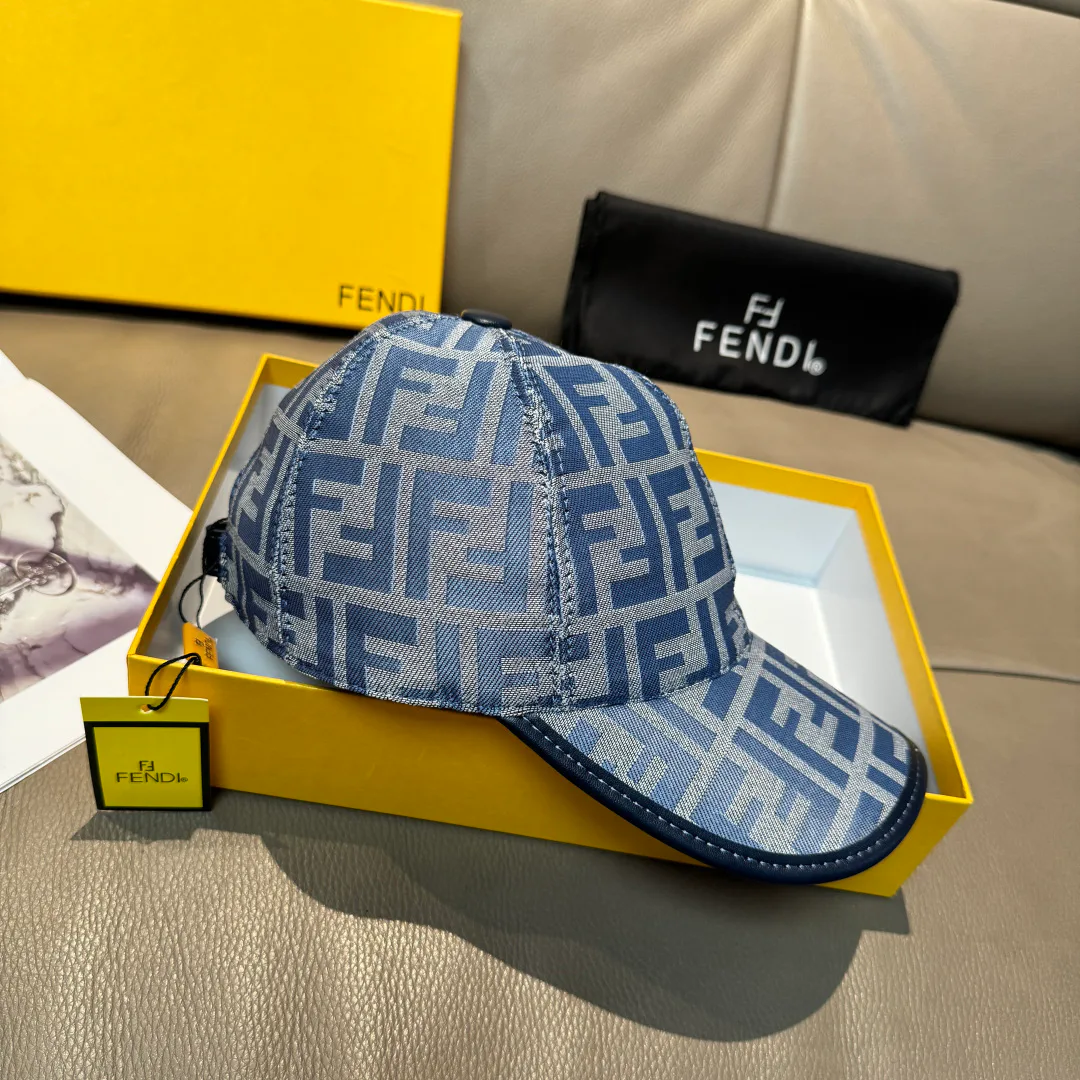 Hats FENDI 17515284