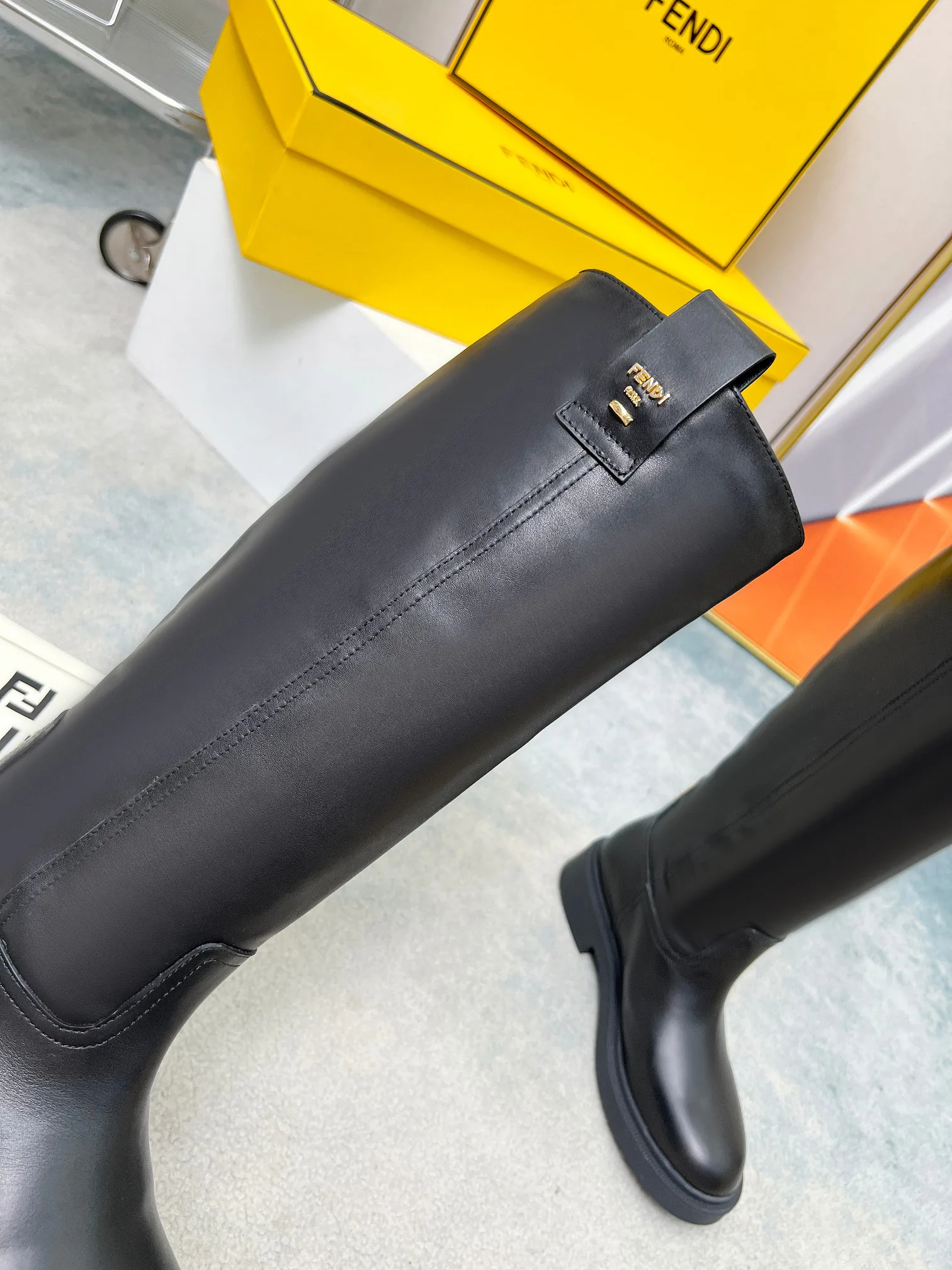 Women's Boots FENDI 18104308