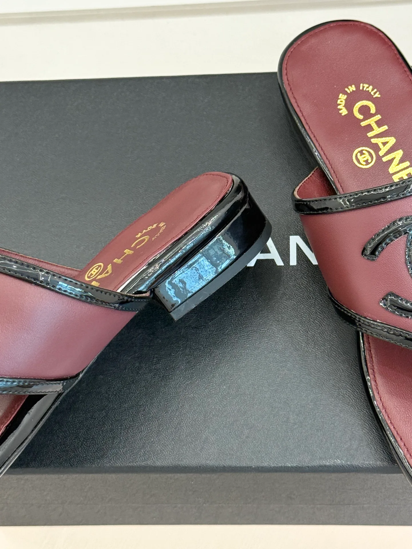 Women's Flip-Flops CHANEL 17425288