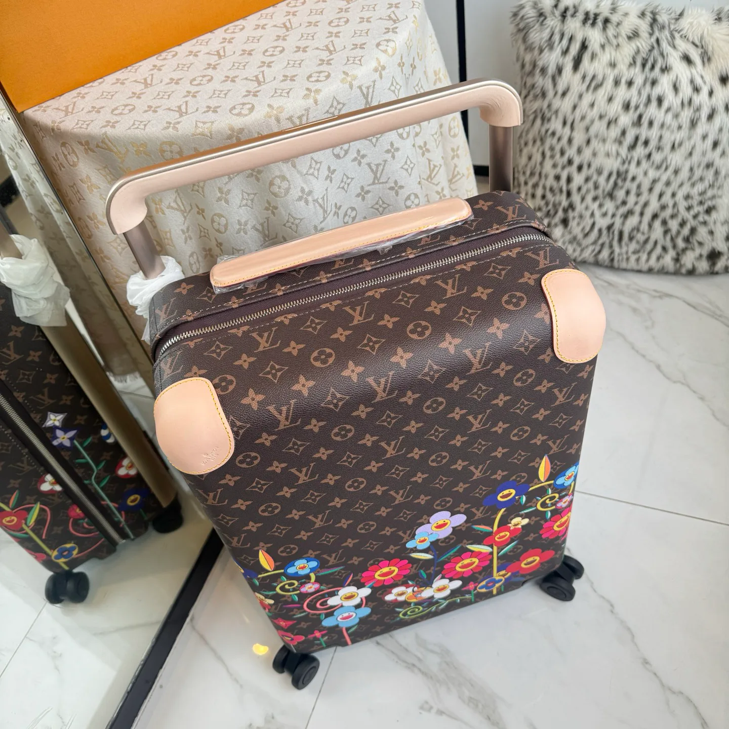 Suitcases LOUIS VUITTON 17801476