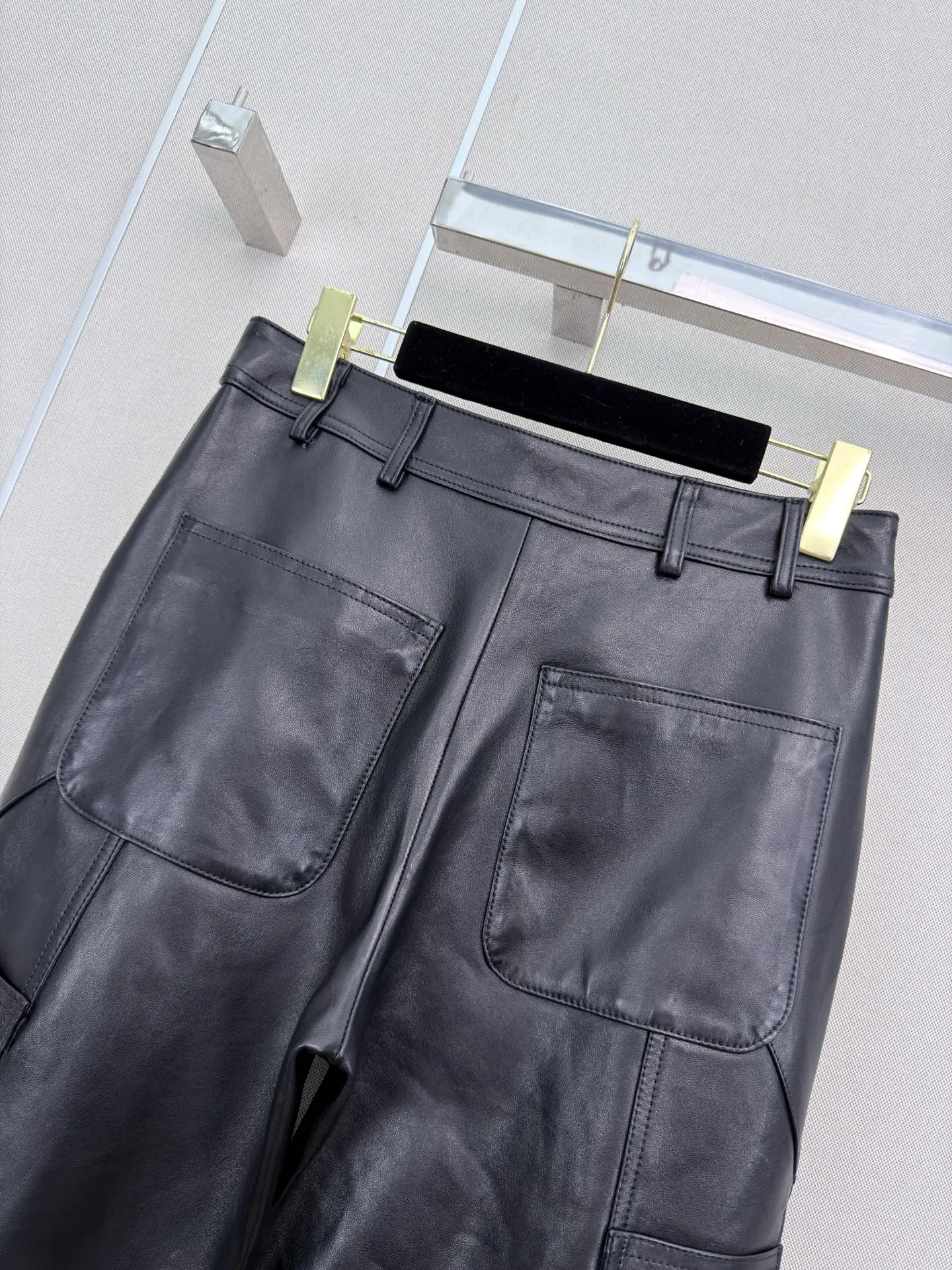 Women's Trousers CHANEL 18023484
