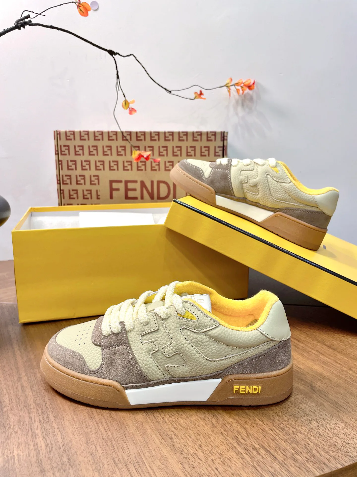 Women's Sneakers FENDI 17957374