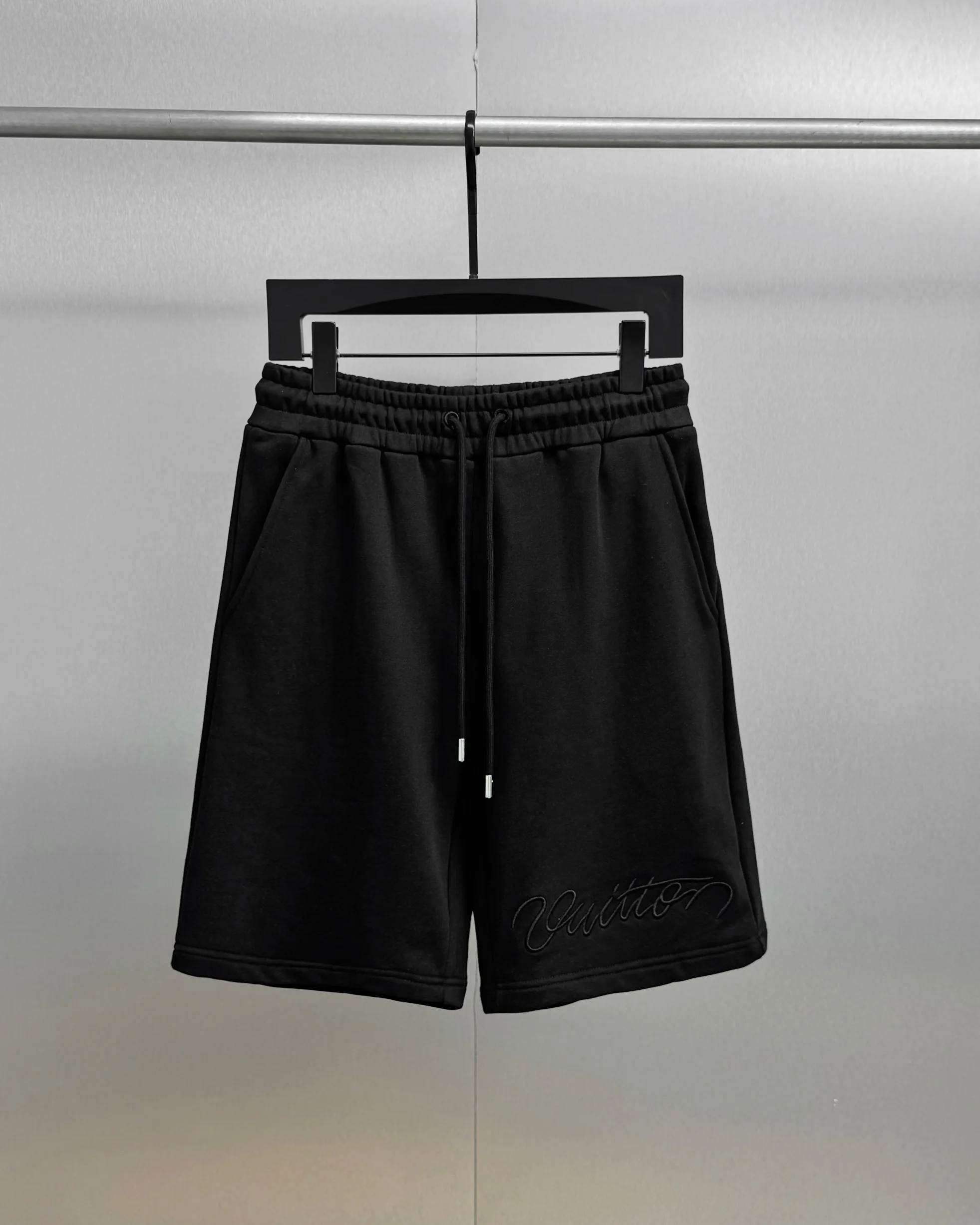Men's Shorts LOUIS VUITTON 17510435