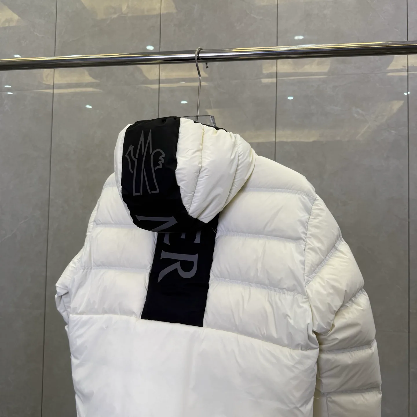 Куртки И Пуховики Женские Moncler 18606738