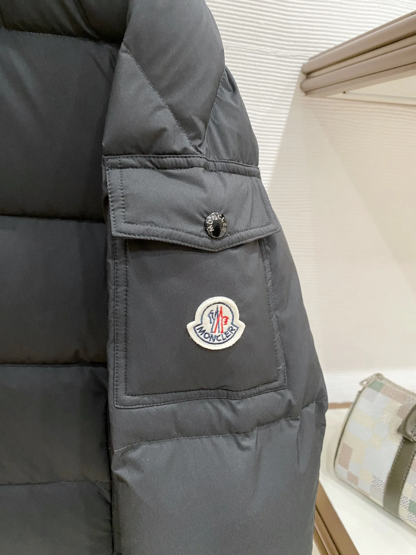 Куртки И Пуховики Мужские Moncler 18645484