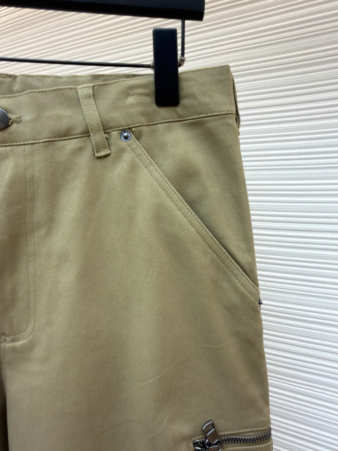 Men's Trousers MONCLER 18309033