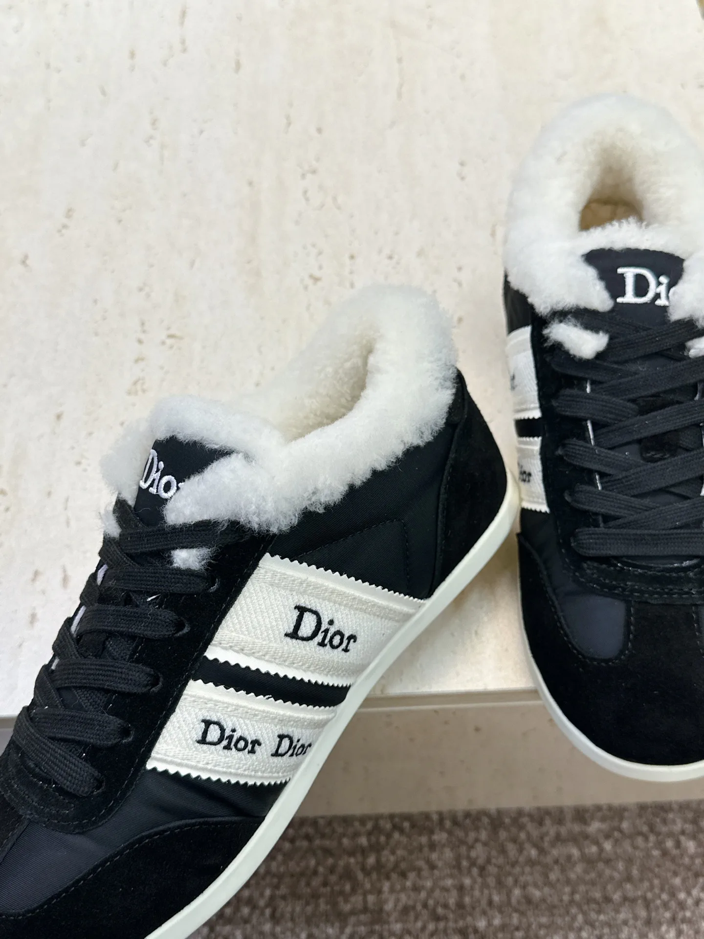 Women's Sneakers CHRISTIAN DIOR 18247835
