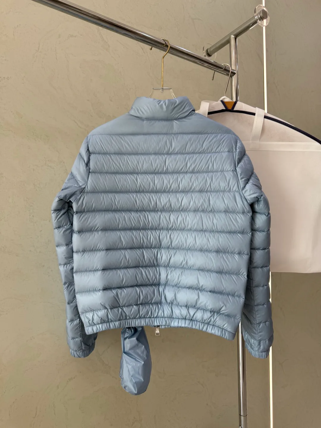 Women's Jackets And Down Jackets MONCLER 18043477