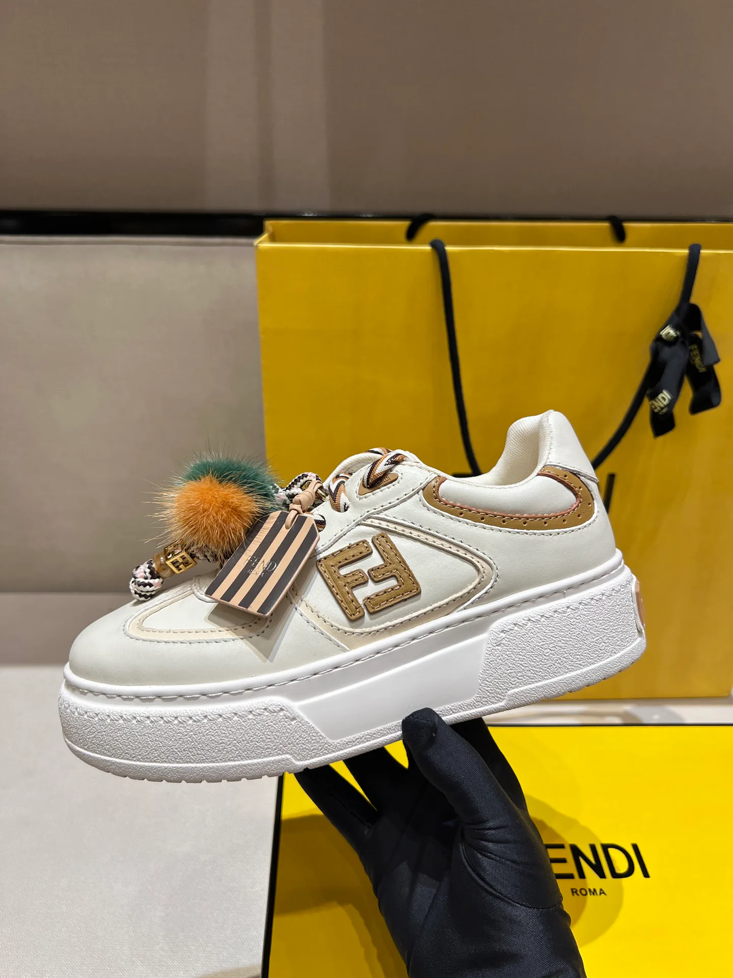 Women's Sneakers FENDI 18020641