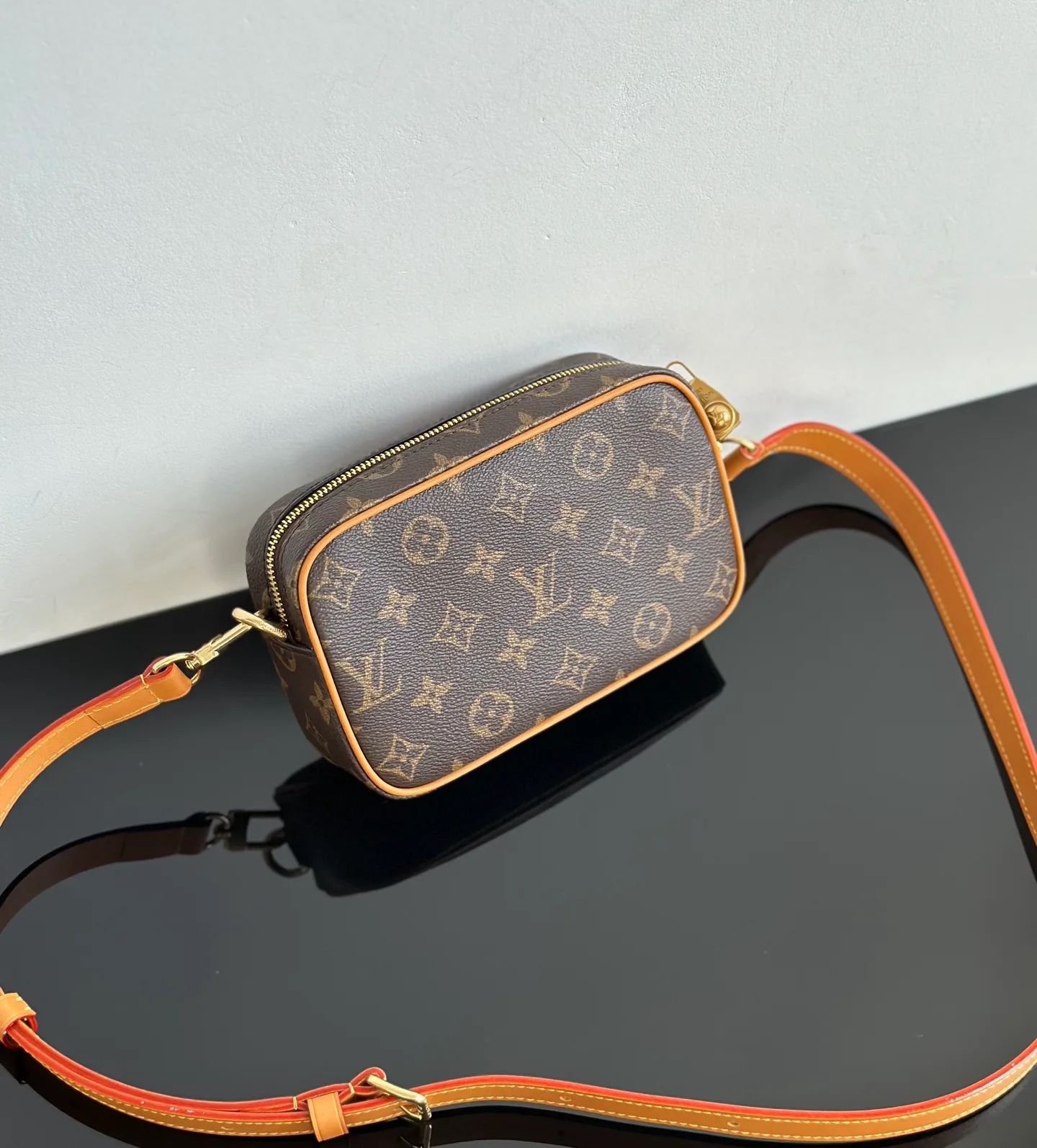 Women's Classic Handbags LOUIS VUITTON 18376394