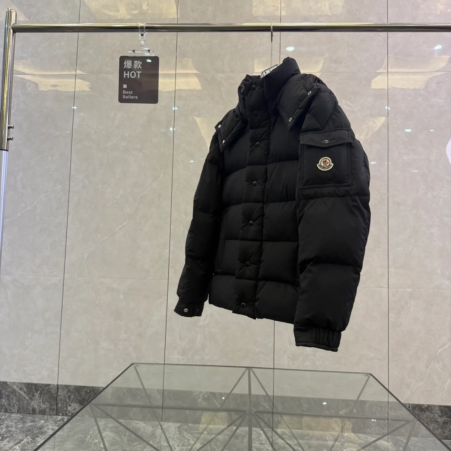 Women's Jackets And Down Jackets MONCLER 17913905