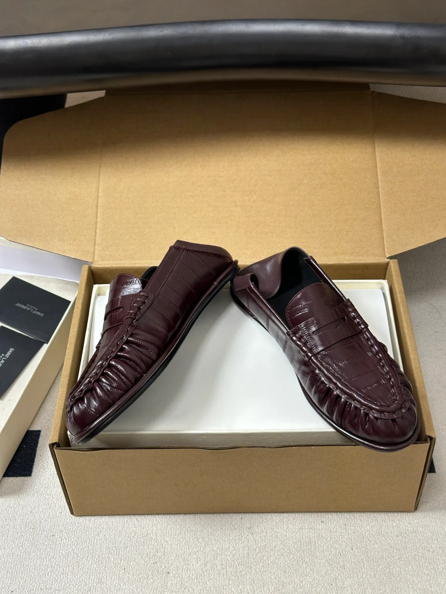 Women's Loafers And Moccasins SAINT LAURENT 18049118
