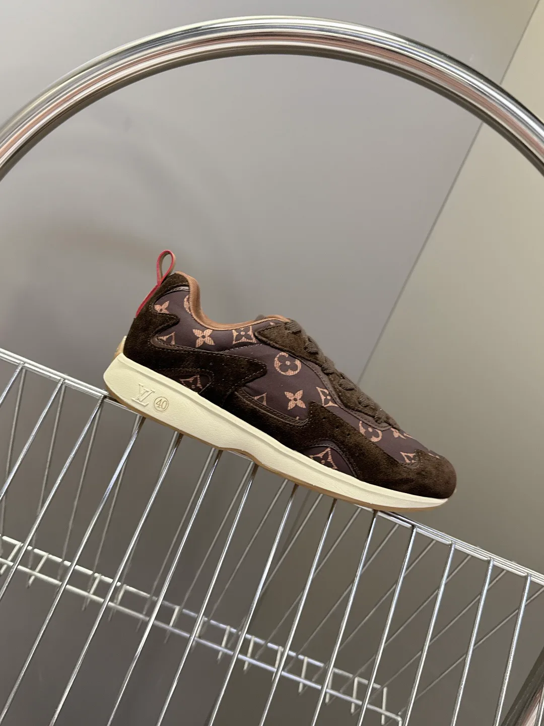 Men's Sneakers LOUIS VUITTON 18404690
