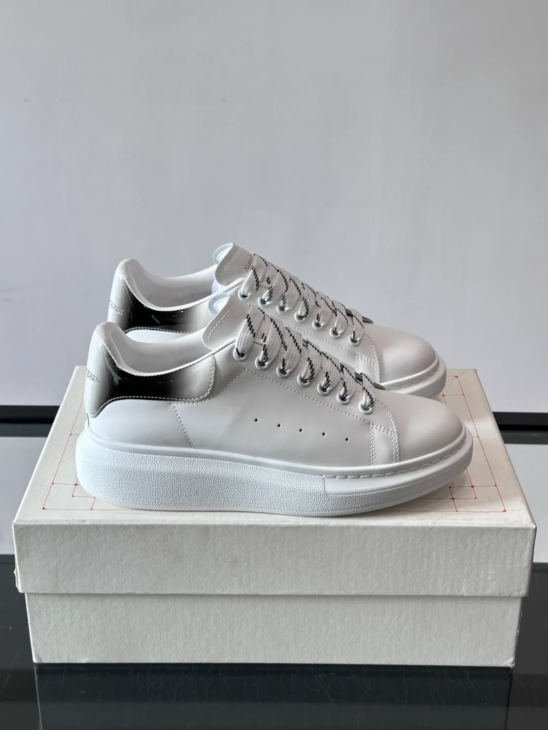 Women's Sneakers ALEXANDER MCQUEEN 17799785
