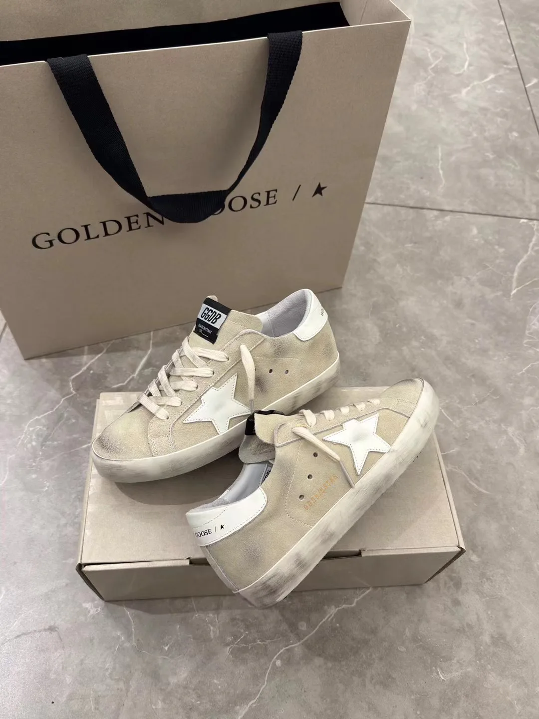 Women's Sneakers GOLDEN GOOSE 18265604
