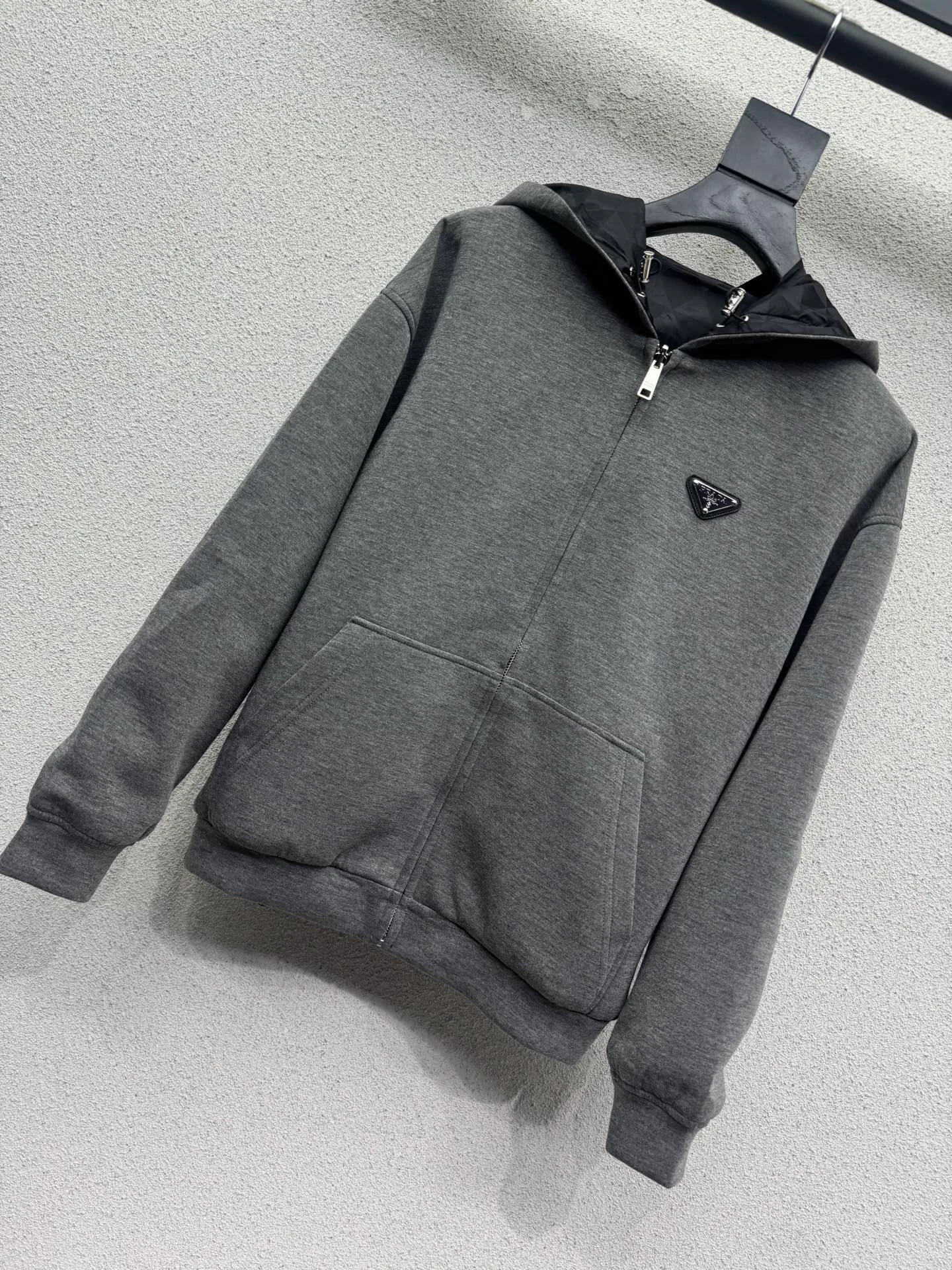 Куртки И Пуховики Женские Prada 18585248