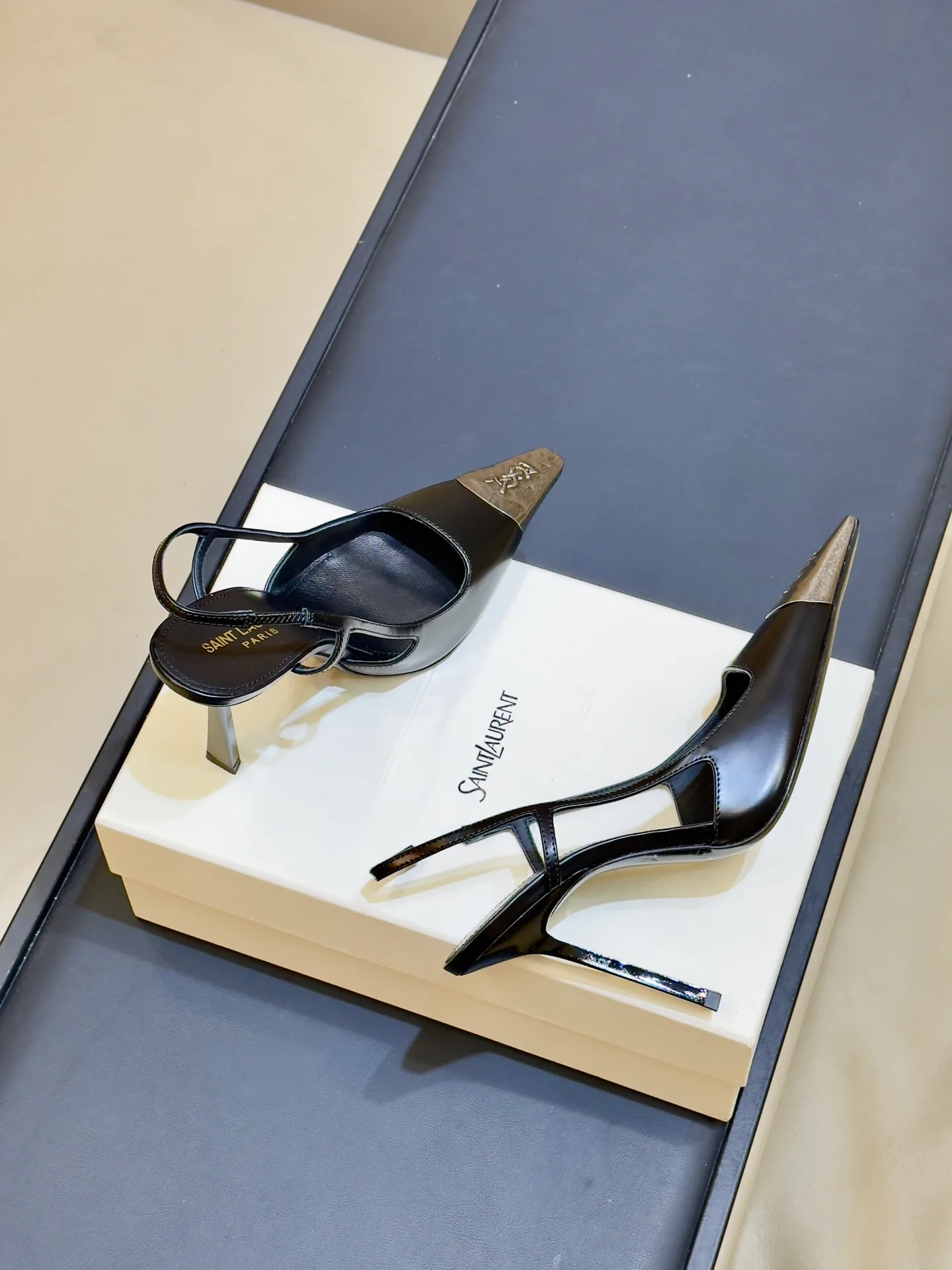 Women's Heels SAINT LAURENT 18073501