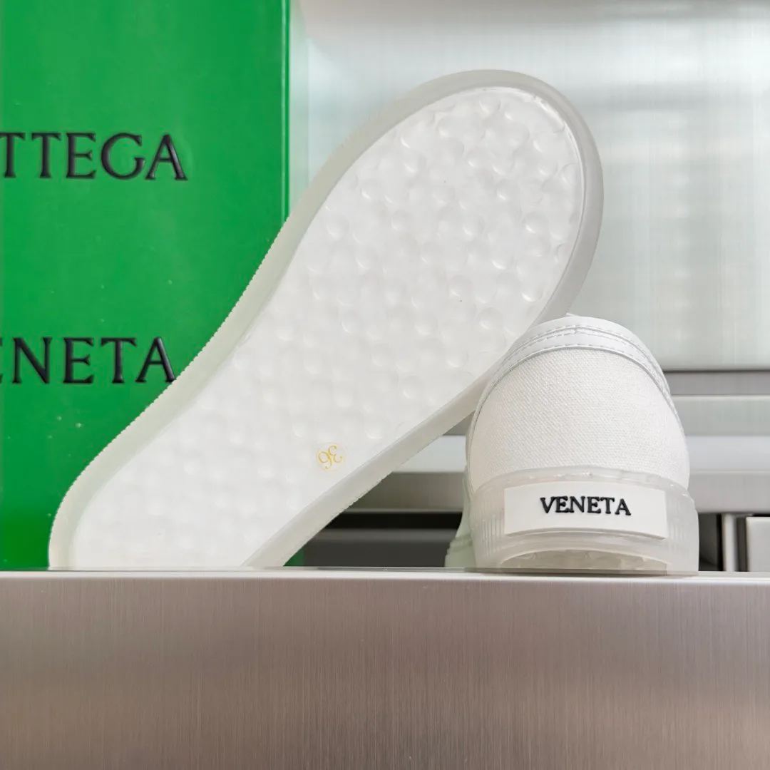 Women's Sneakers BOTTEGA VENETA 17530524