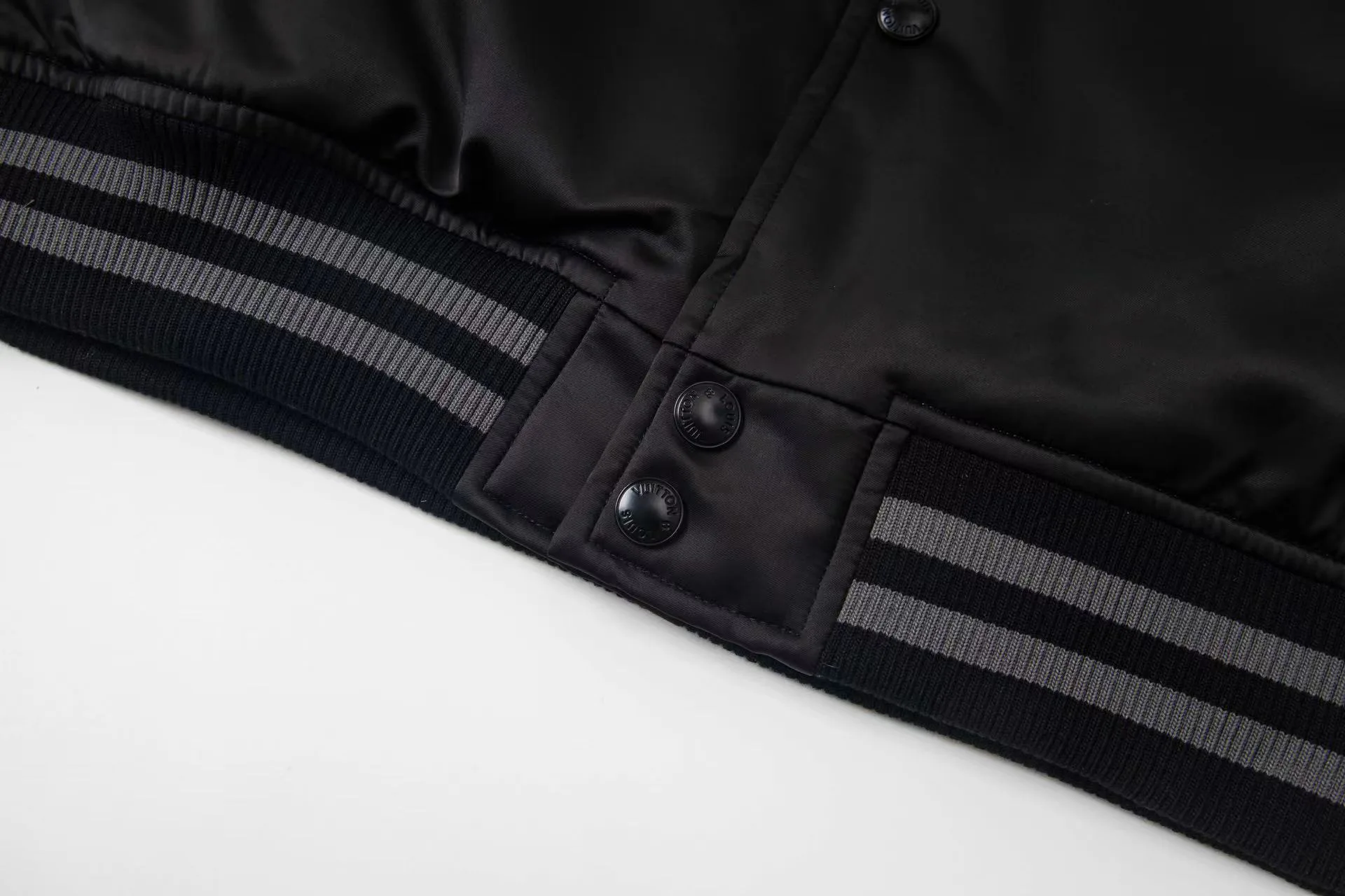 Men's Jackets And Down Jackets LOUIS VUITTON 18215645