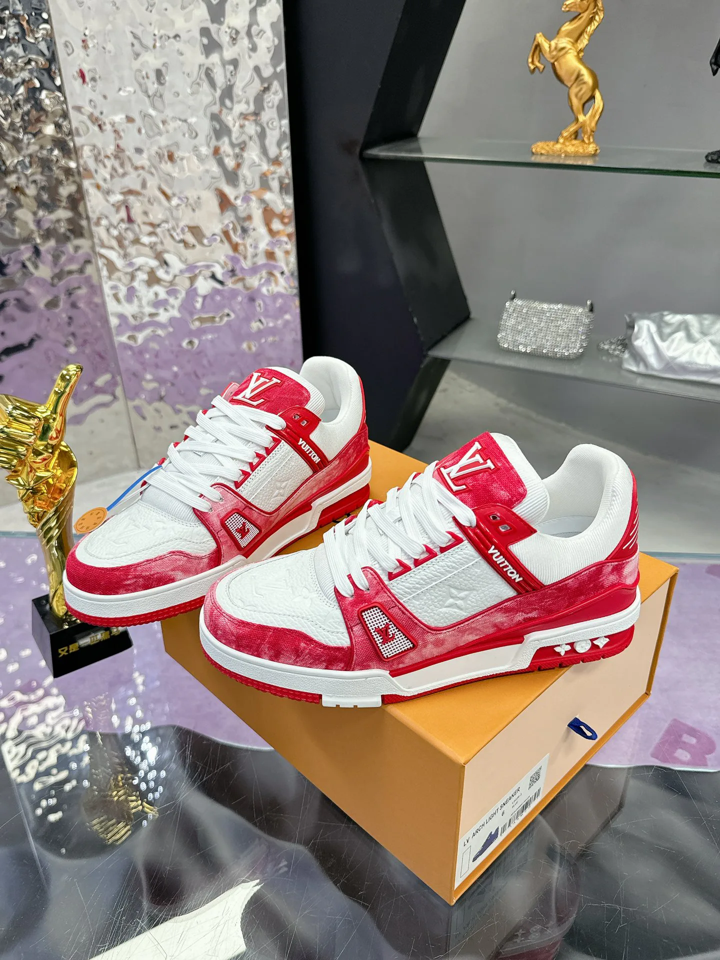Women's Sneakers LOUIS VUITTON 17530408