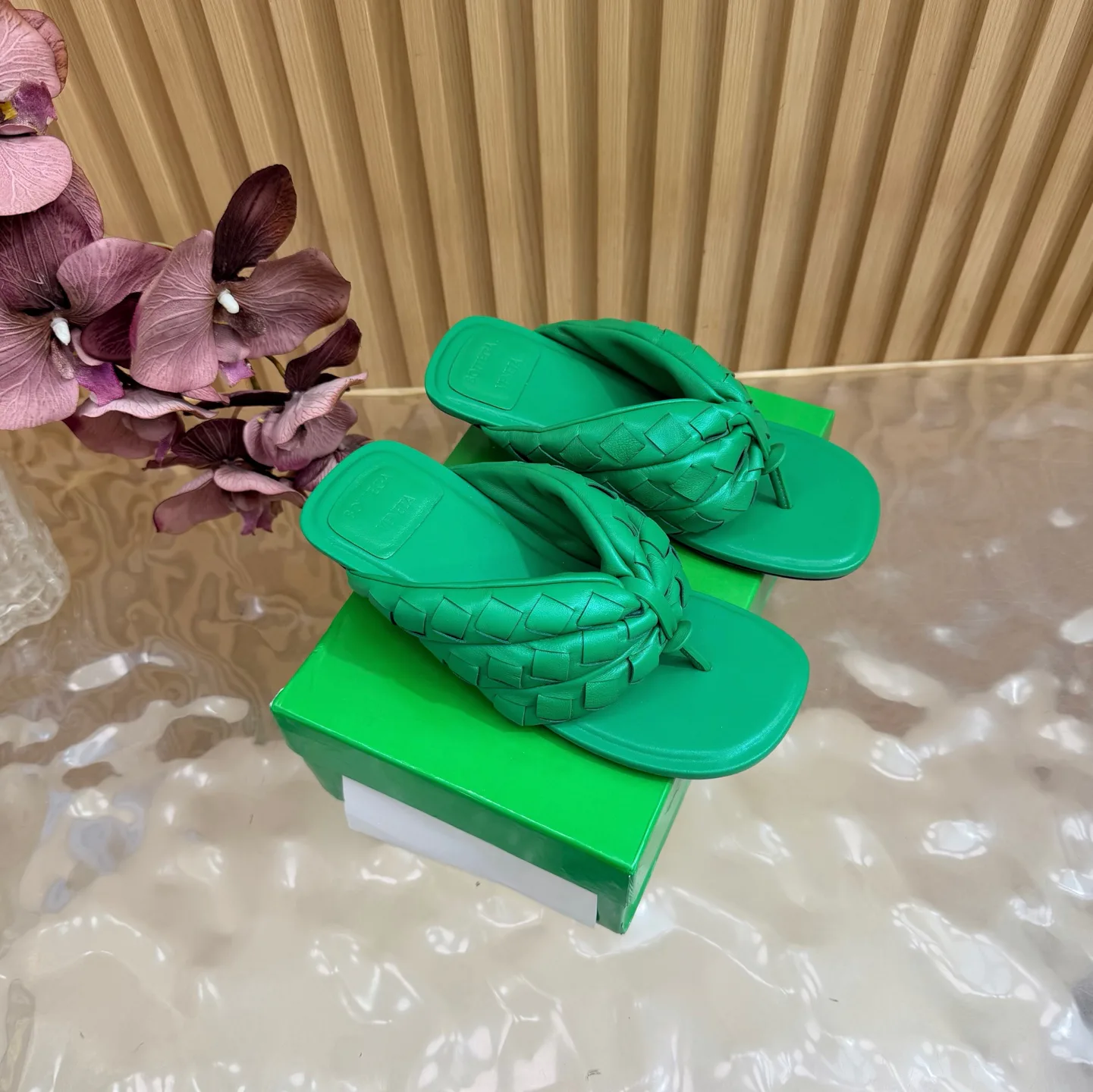 Women's Flip-Flops BOTTEGA VENETA 17137816