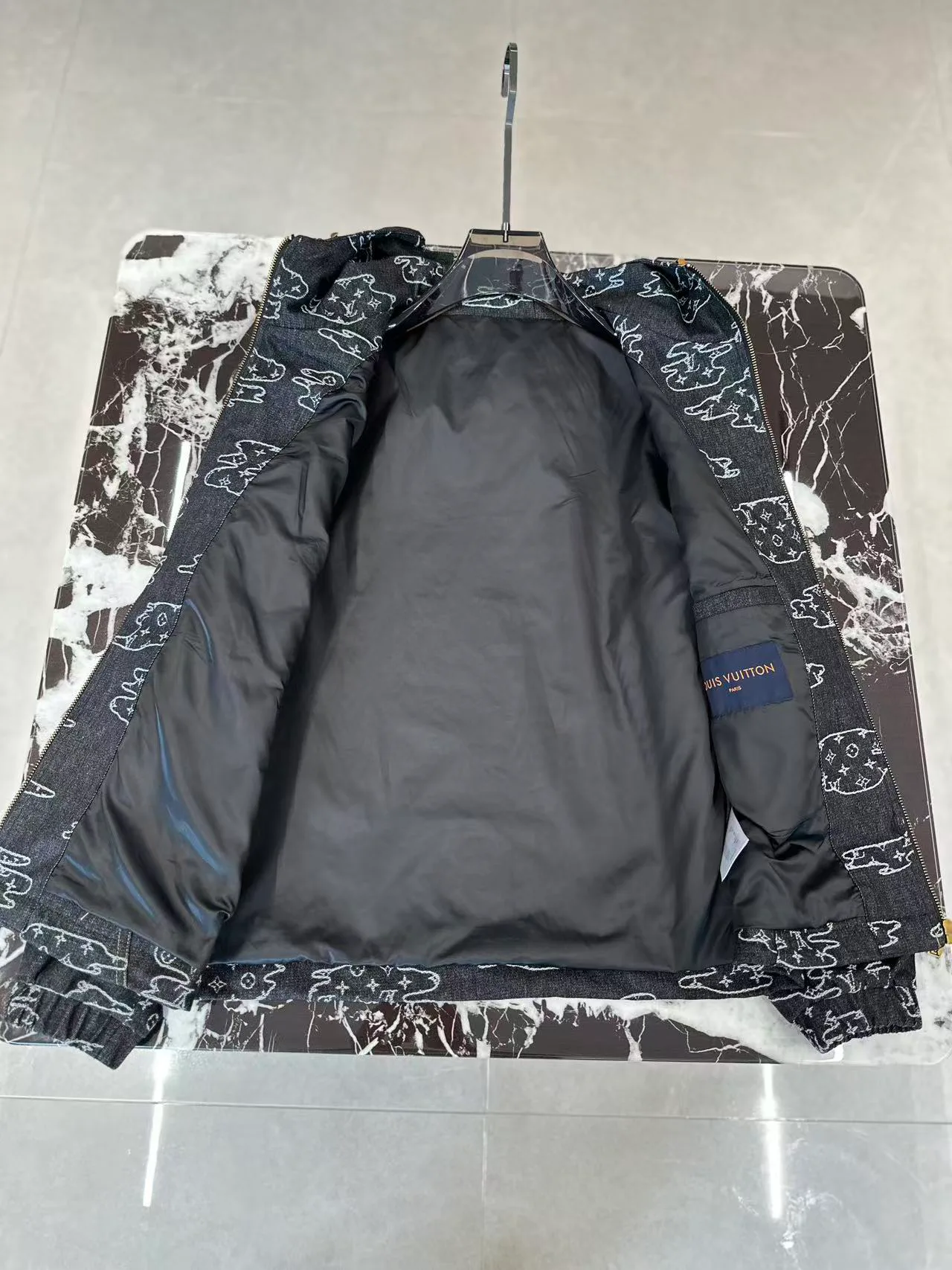 Men's Jackets And Down Jackets LOUIS VUITTON 18355704