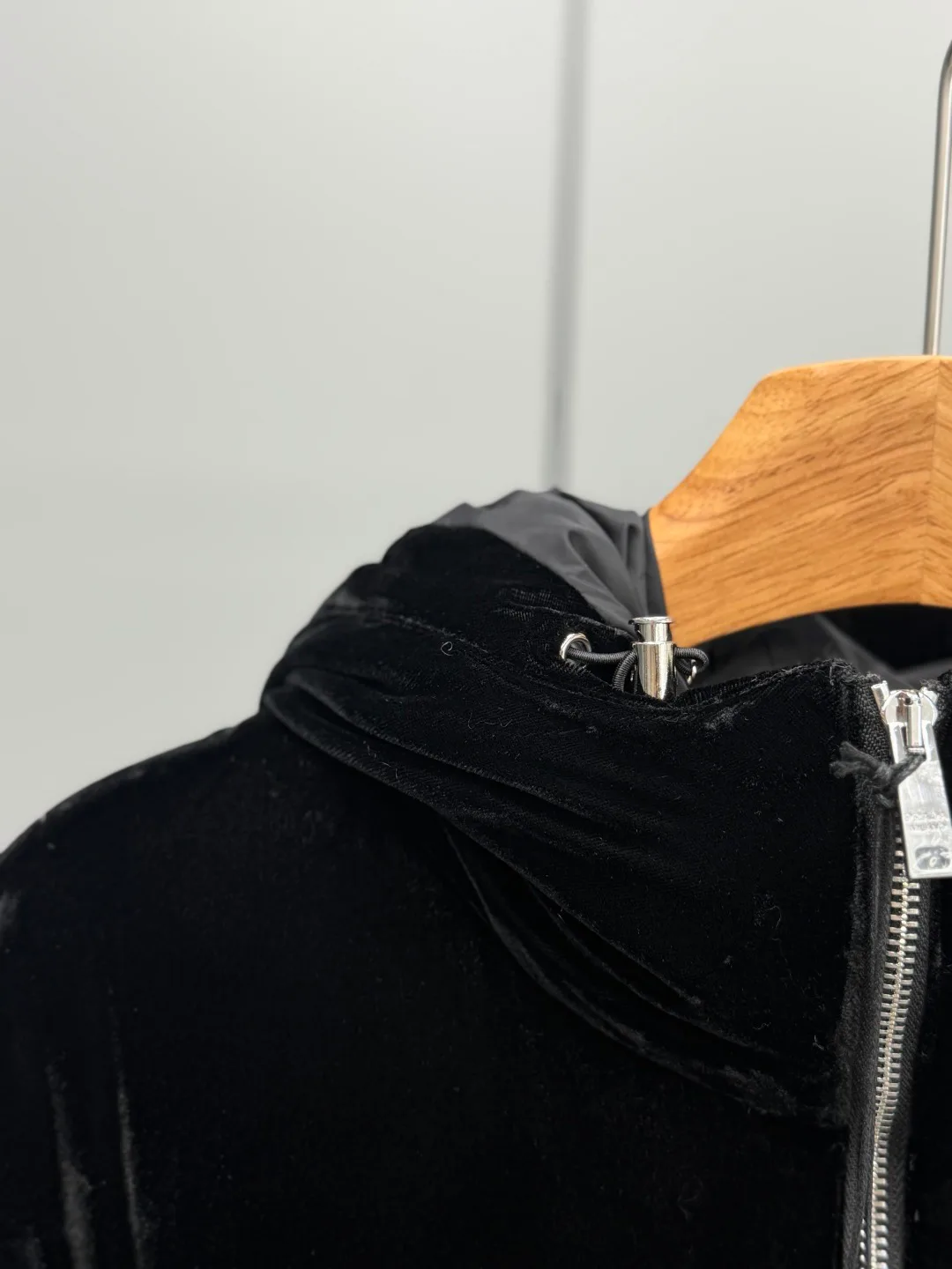Women's Jackets And Down Jackets PRADA 18111149