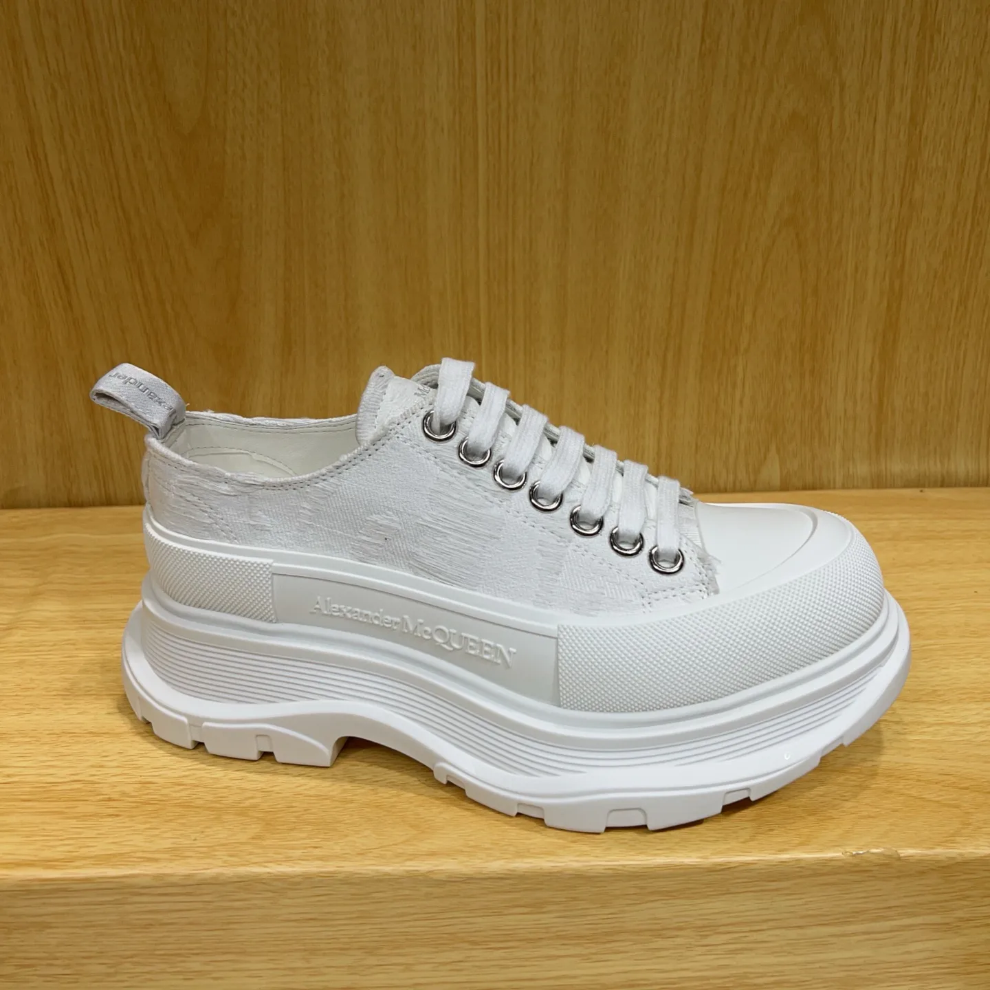 Women's Sneakers ALEXANDER MCQUEEN 17545164