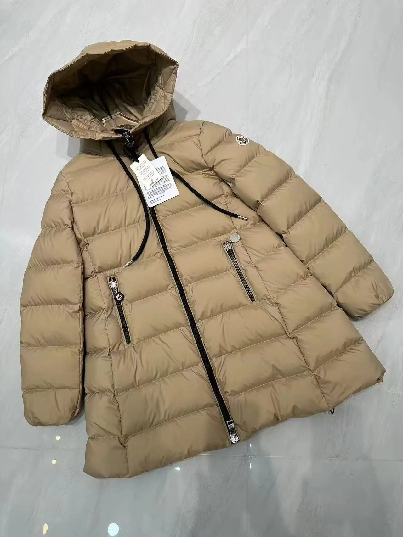 Women's Jackets And Down Jackets MONCLER 18523558