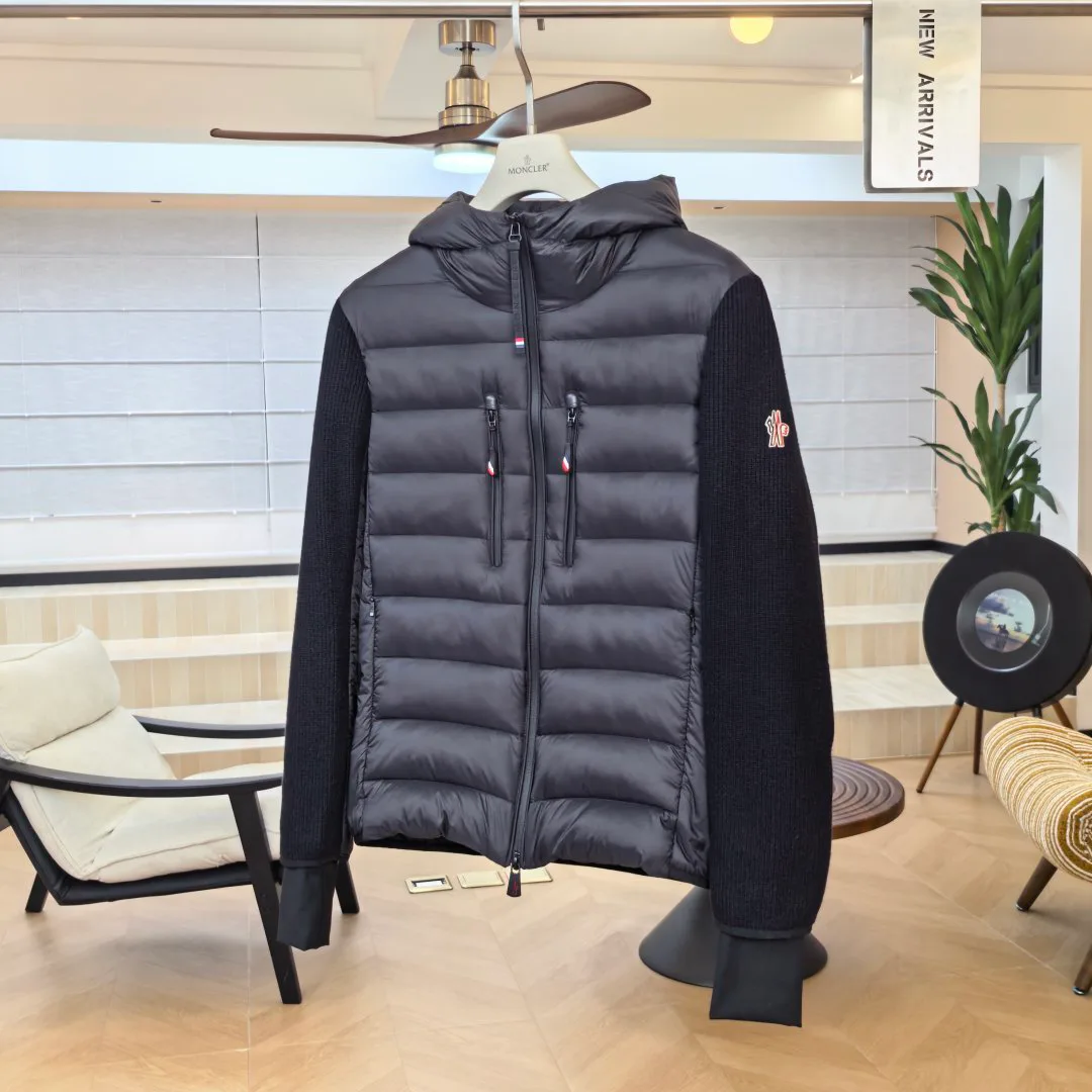 Women's Jackets And Down Jackets MONCLER 18130377