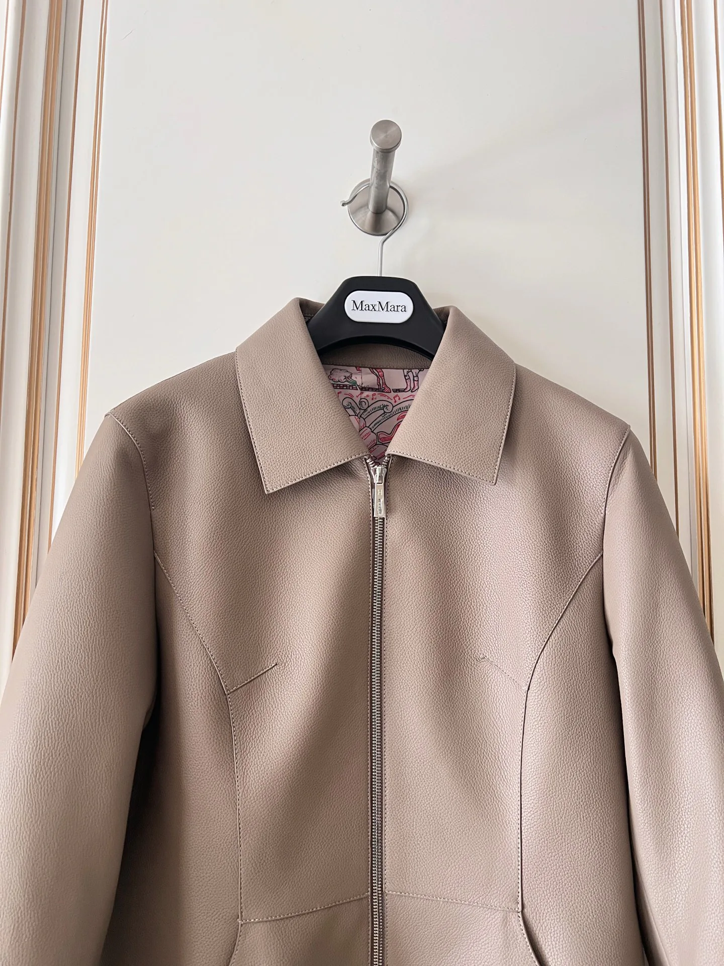 Women's Leather Jackets And Sheepskin Coats HERMES 18017096