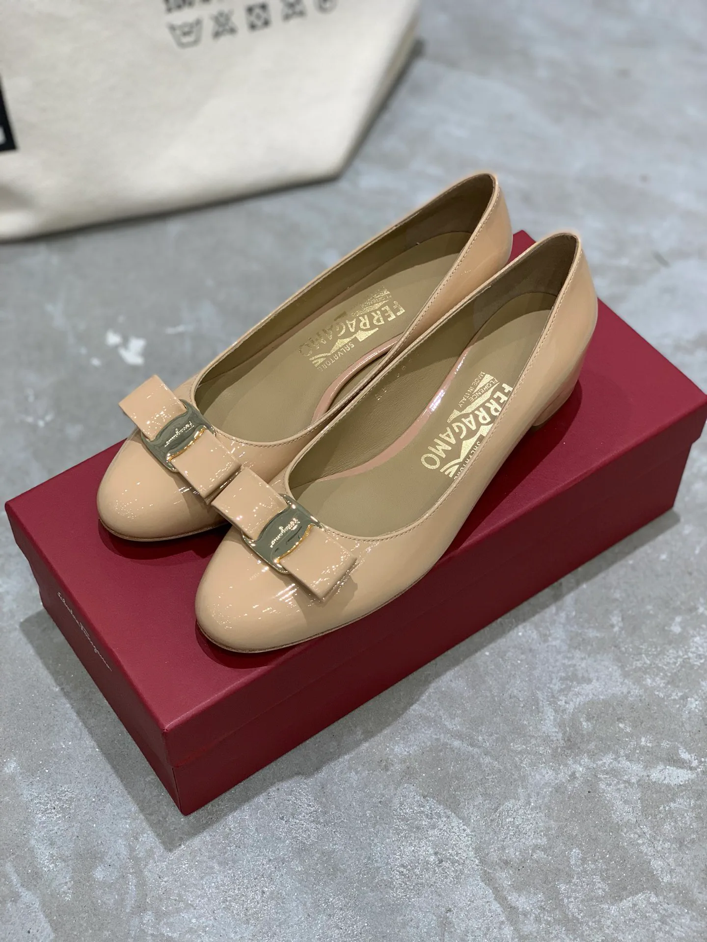 Women's Ballet Flats SALVATORE FERRAGAMO 18340695