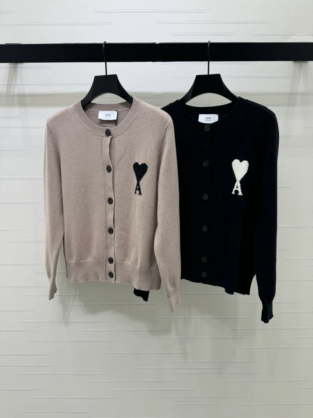 Women's Jumpers And Sweaters AMI PARIS 18333018