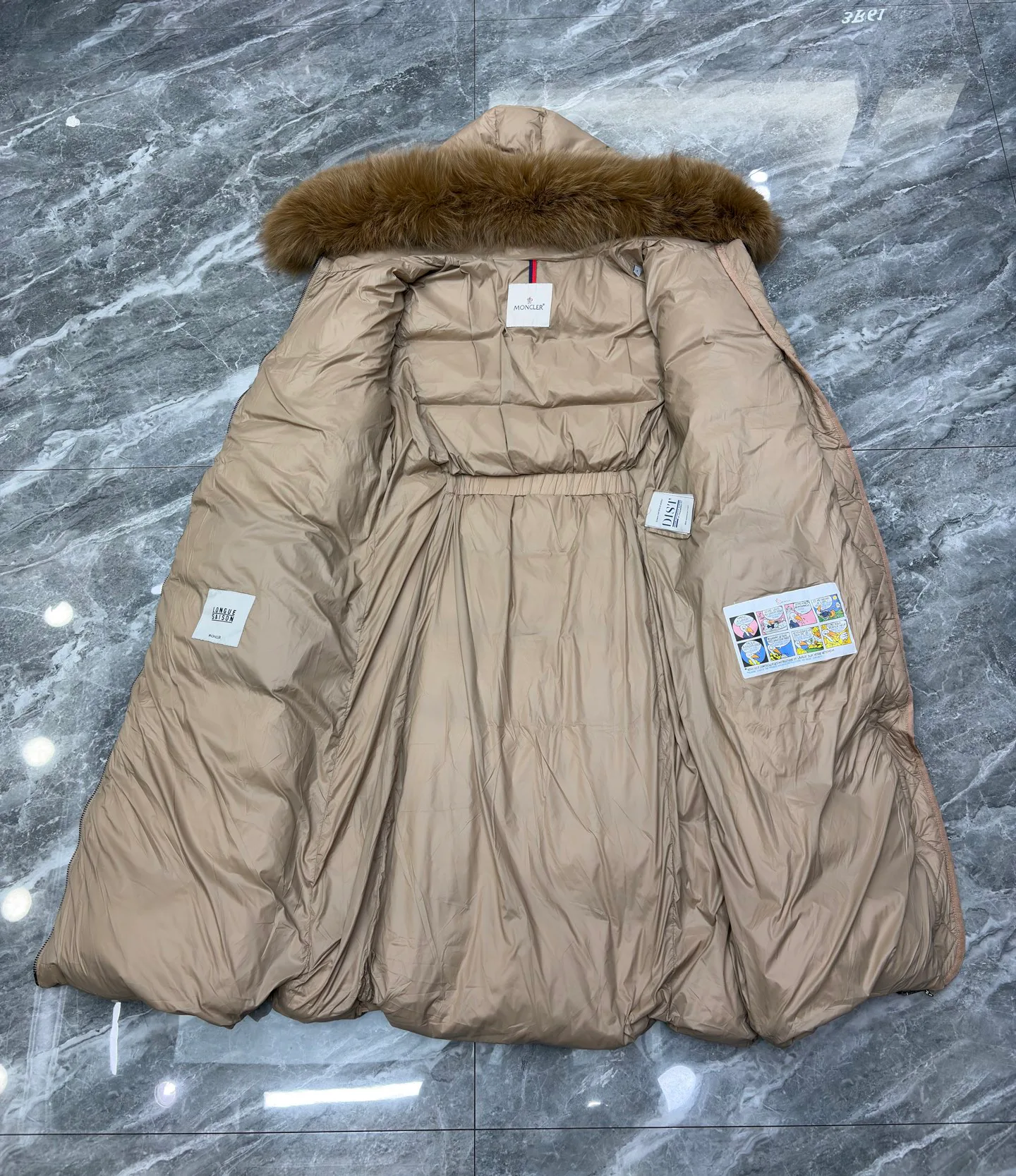 Women's Jackets And Down Jackets MONCLER 17801592