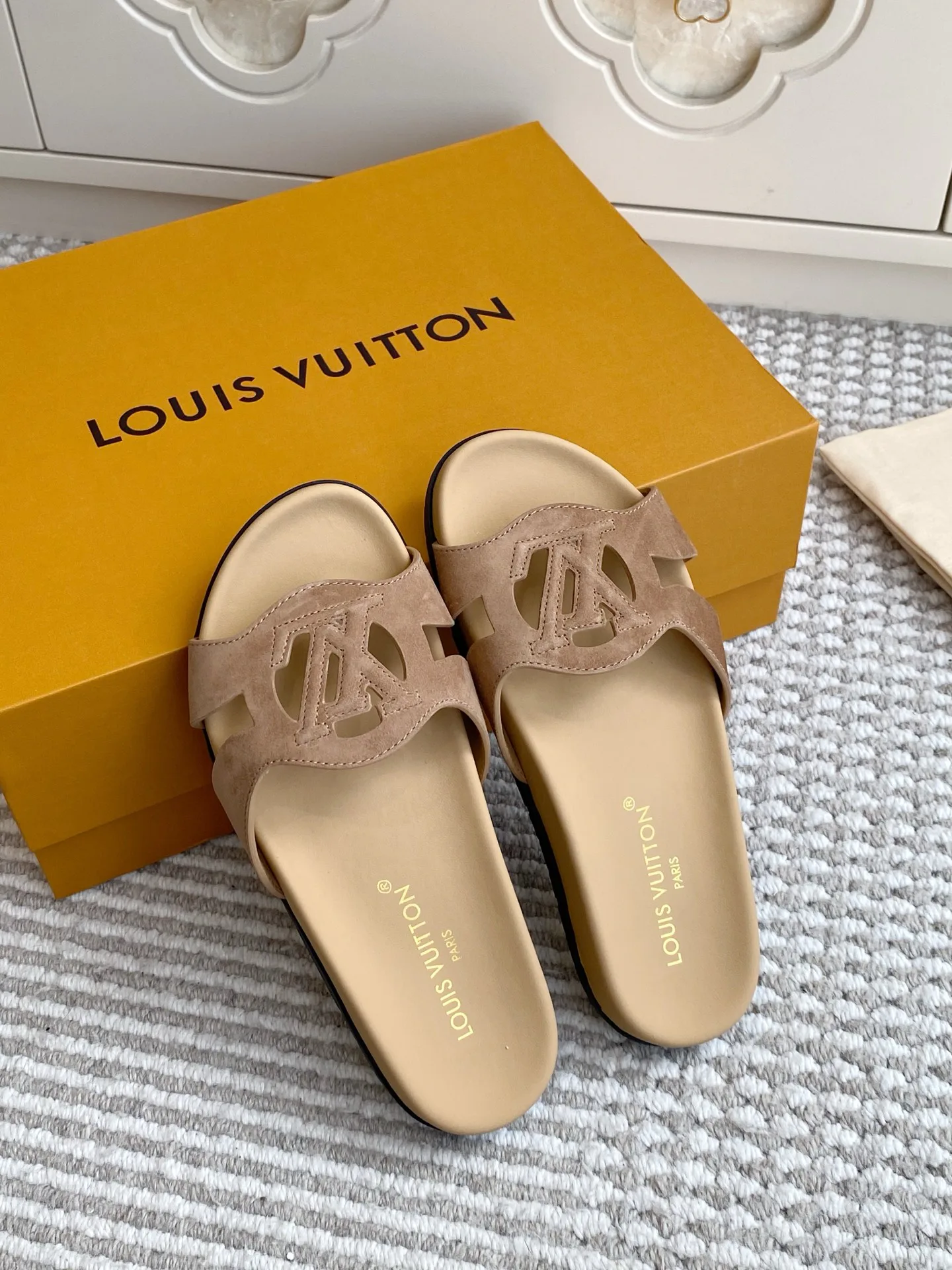 Women's Flip-Flops LOUIS VUITTON 17572144